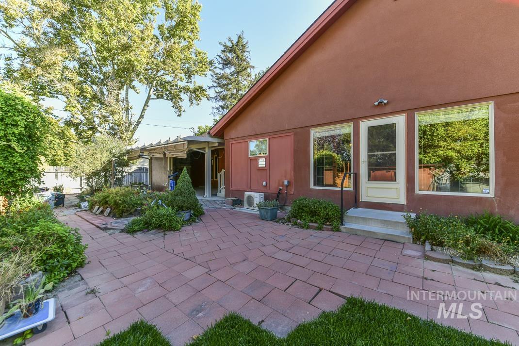 main property photo 45