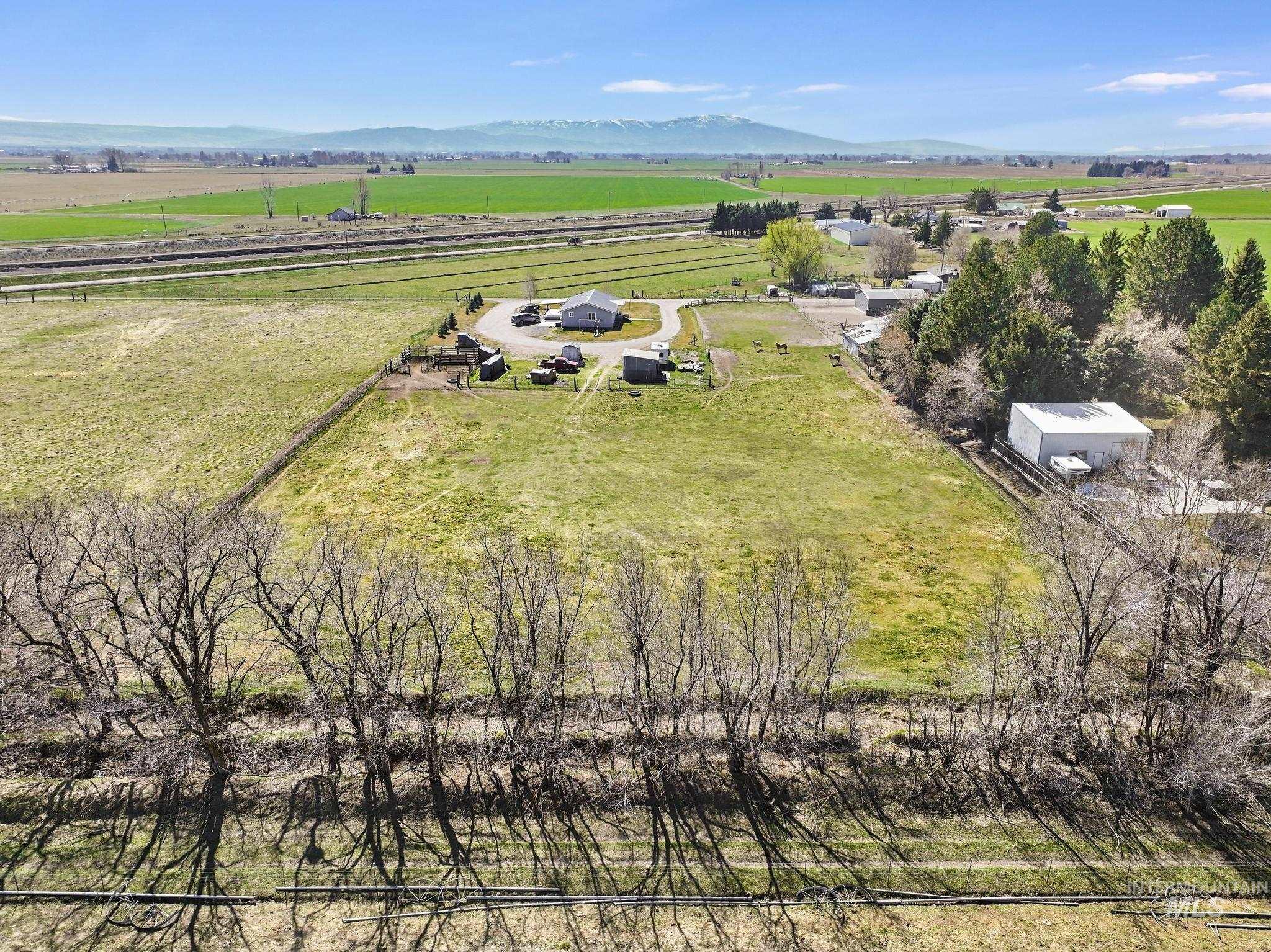 main property photo 30
