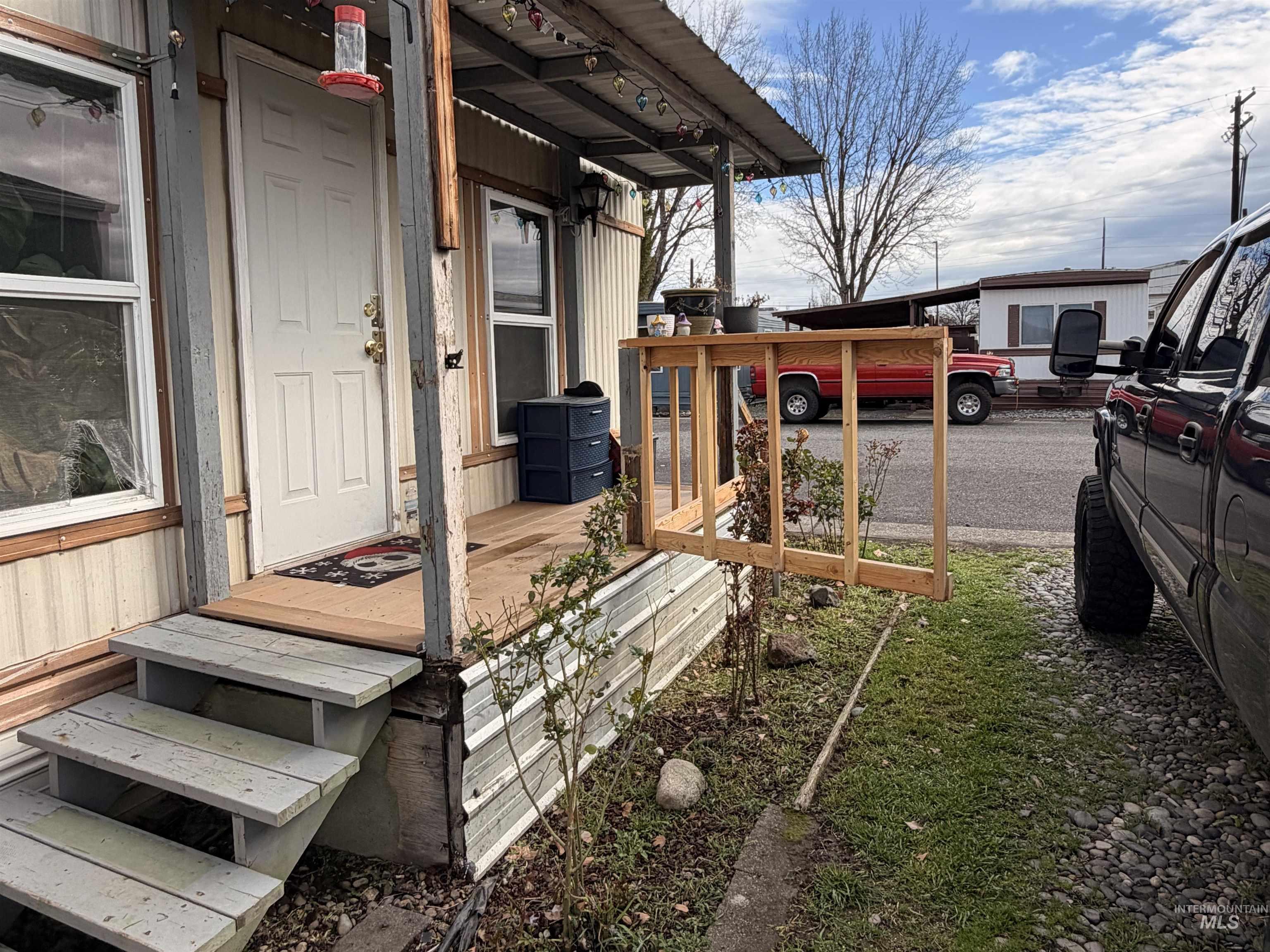 main property photo 28