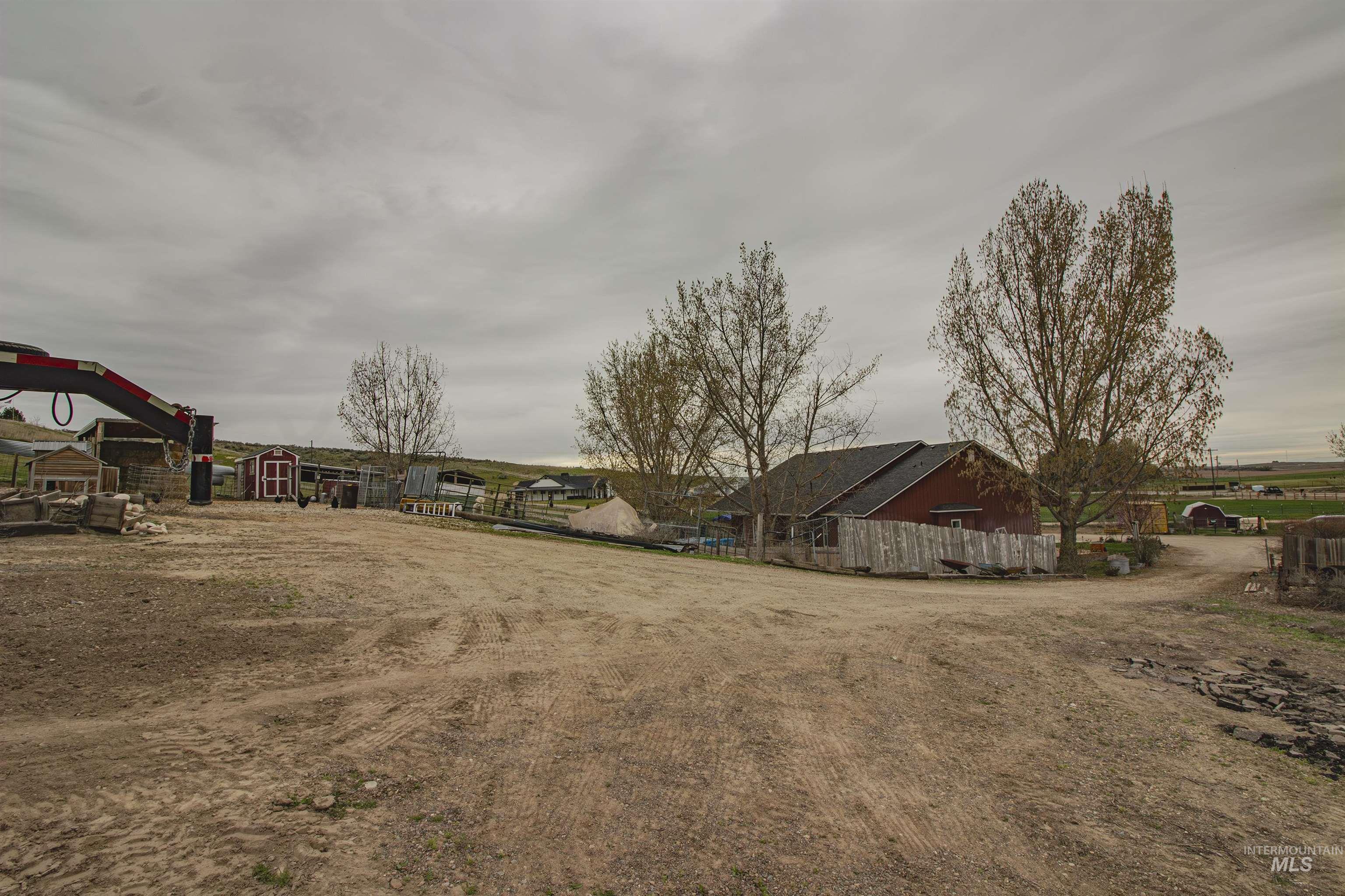 main property photo 37