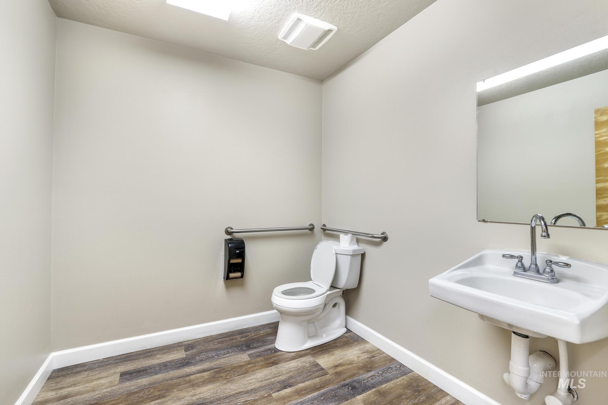 main property photo 22