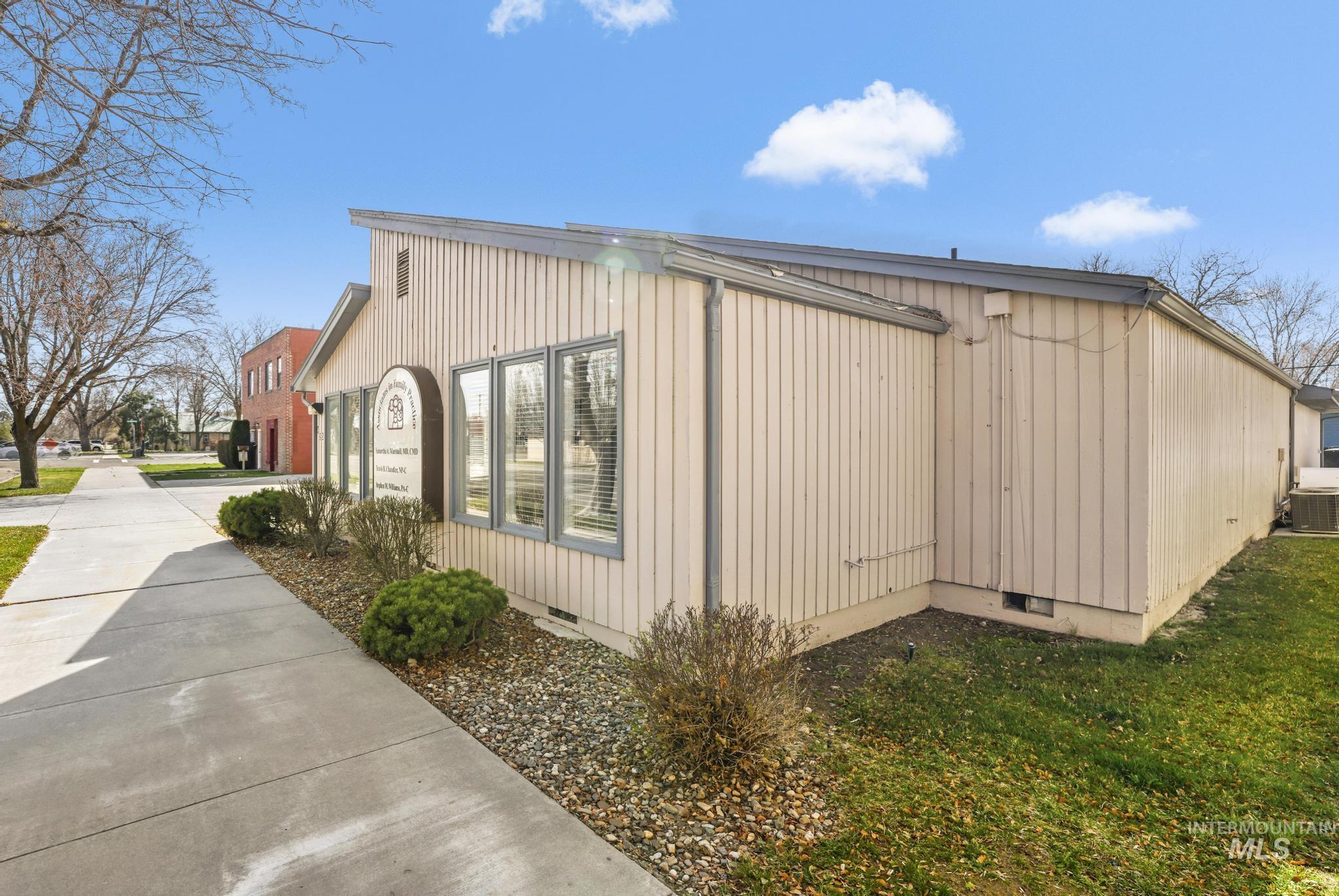 main property photo 27
