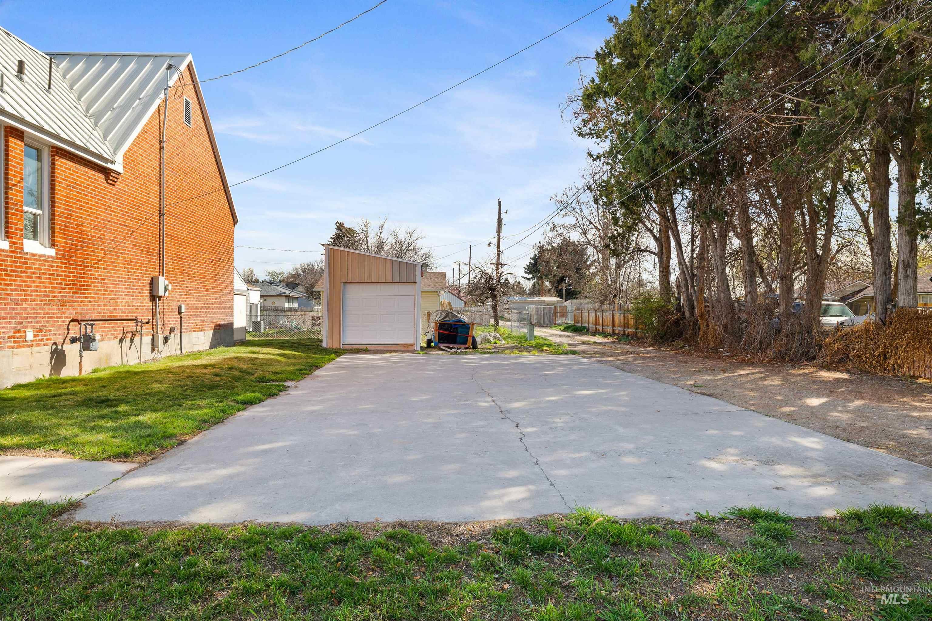 main property photo 26