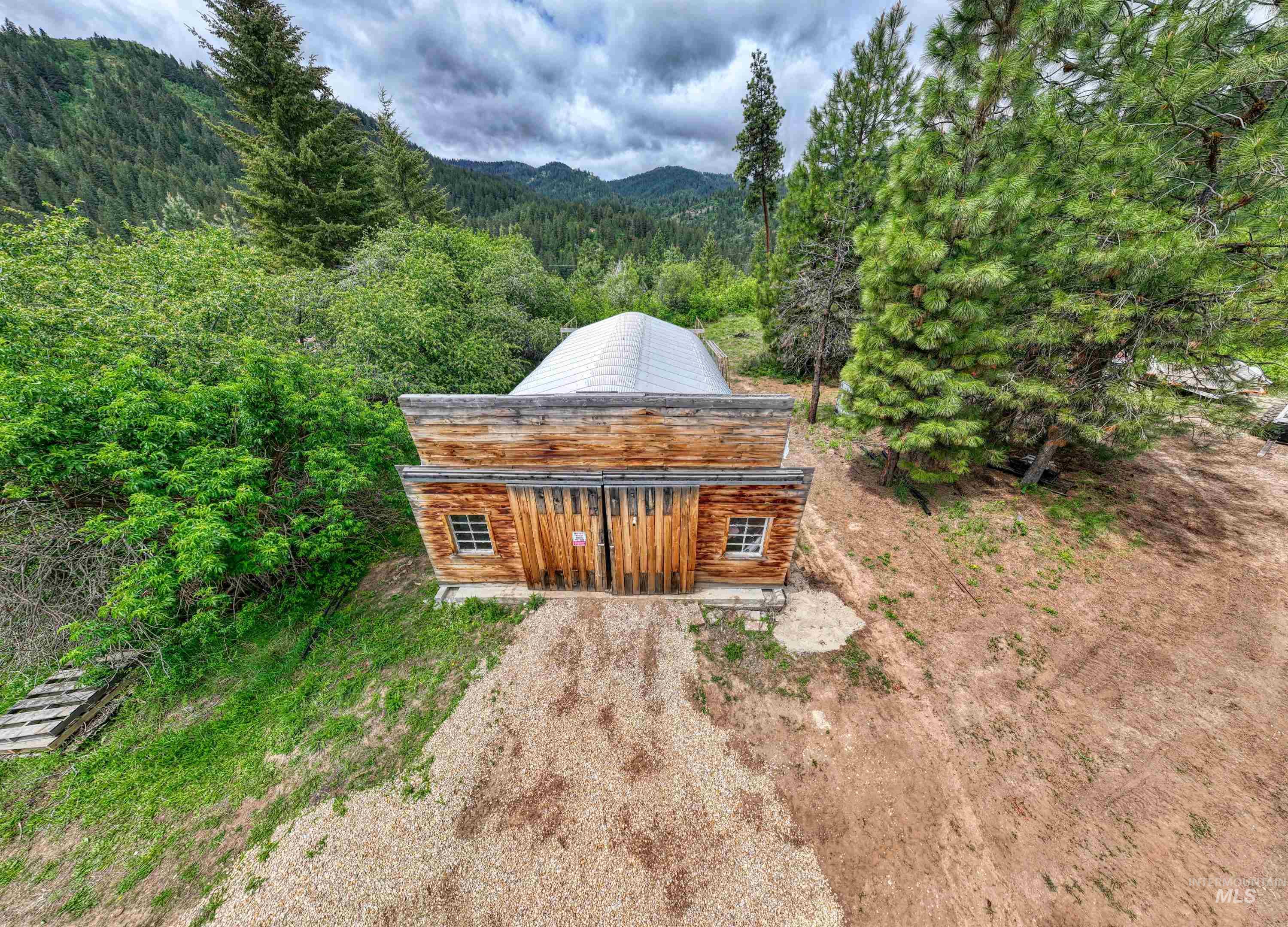 main property photo 31