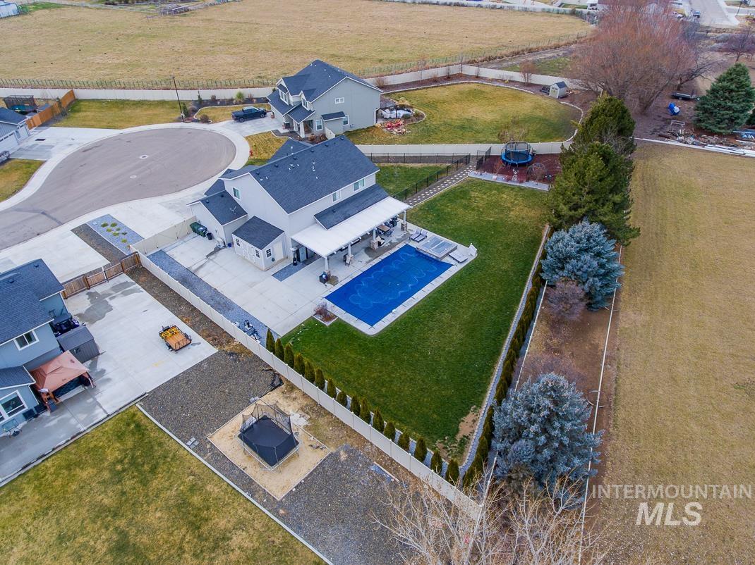 main property photo 40