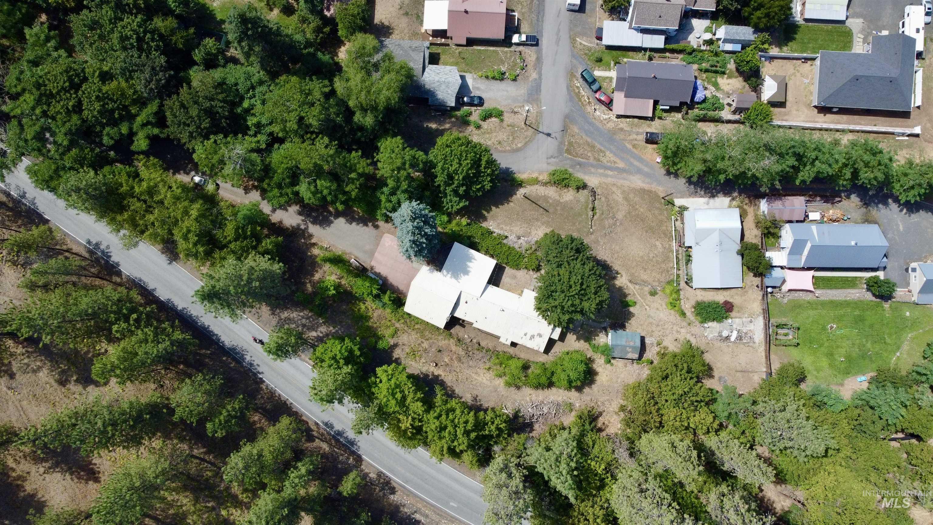 main property photo 40