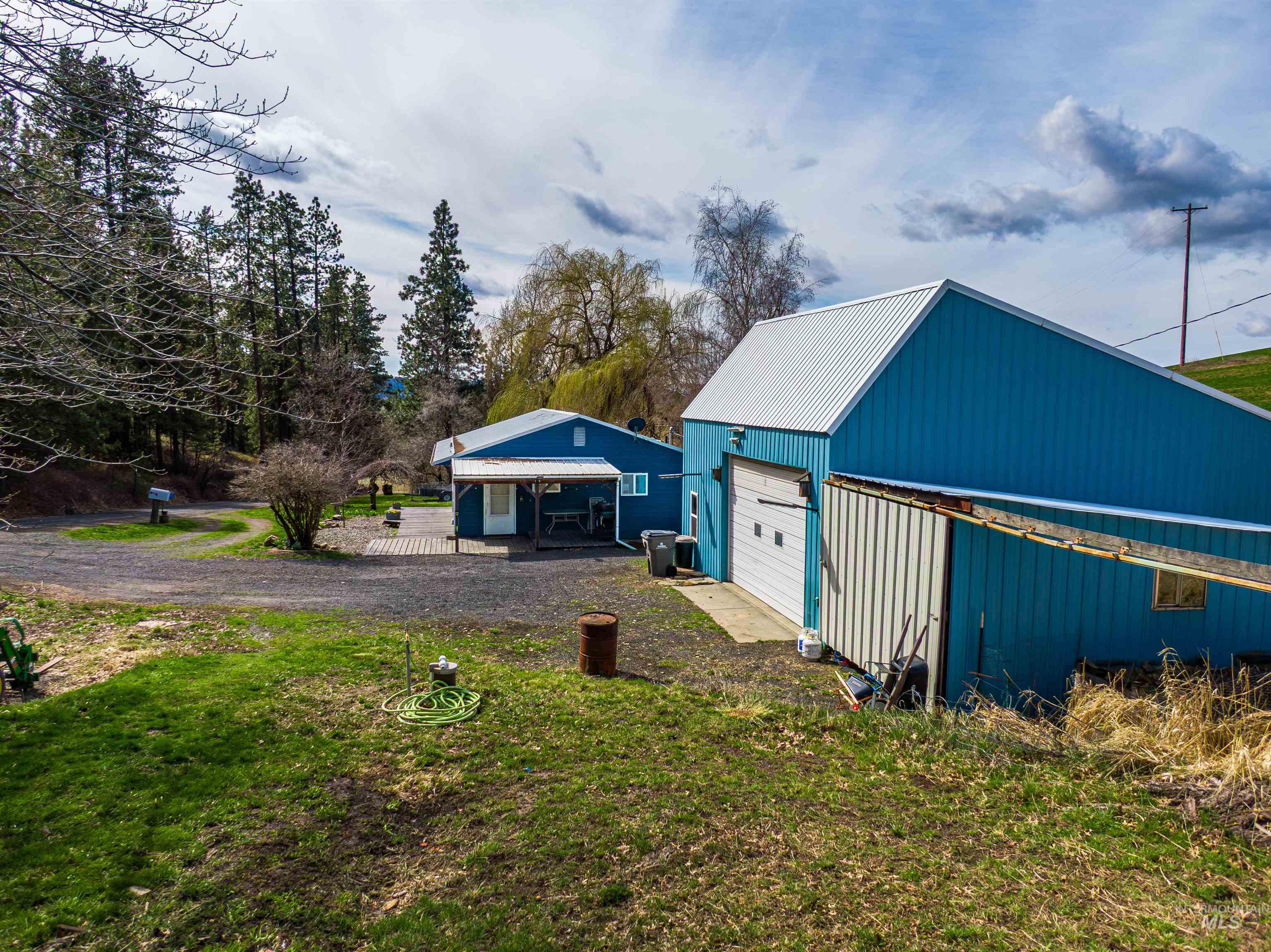 main property photo 37