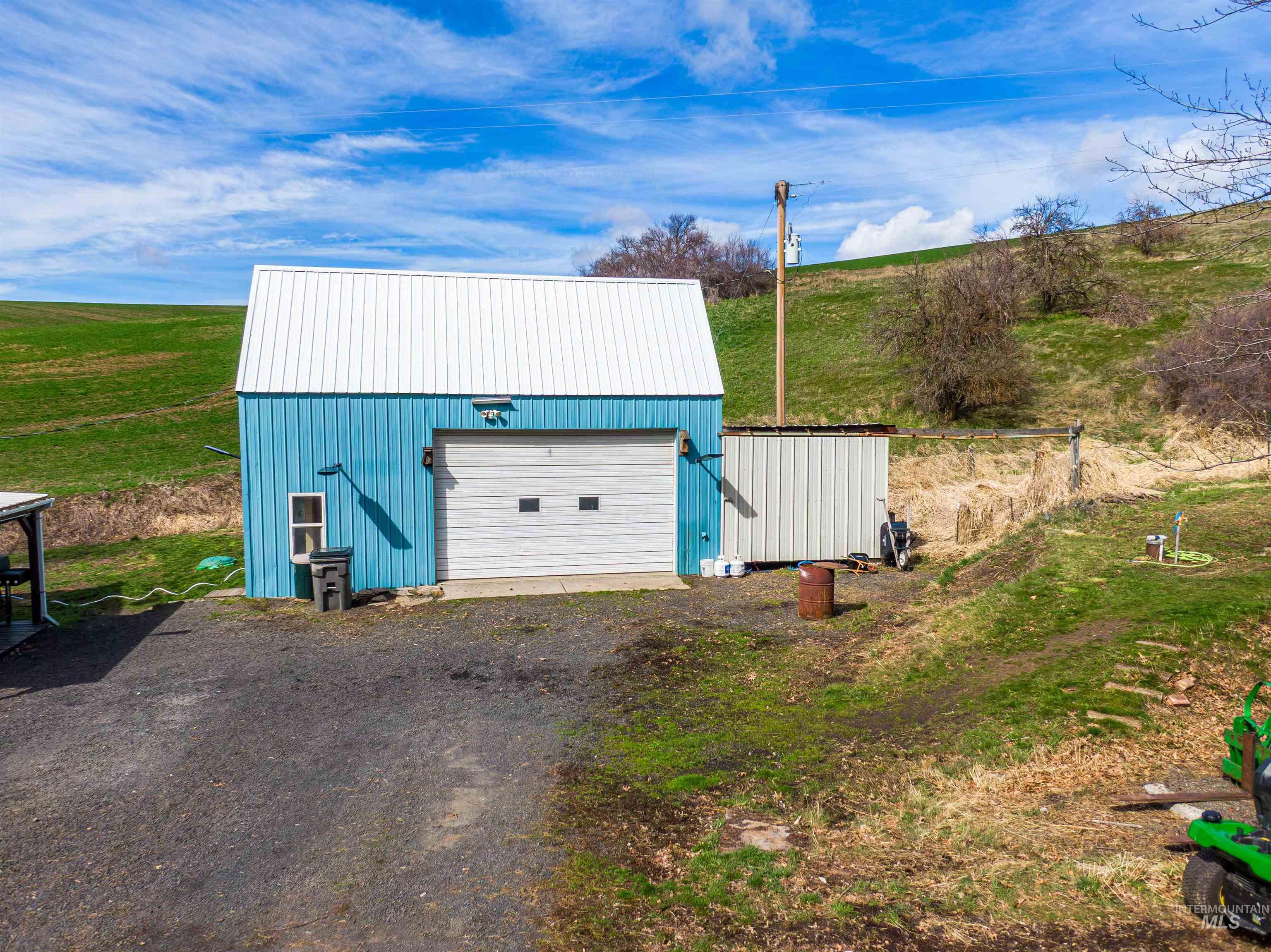 main property photo 39