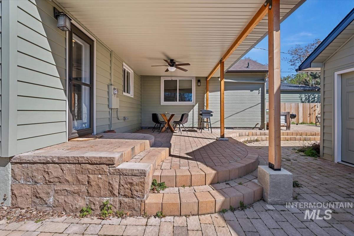 property viewer photo 18