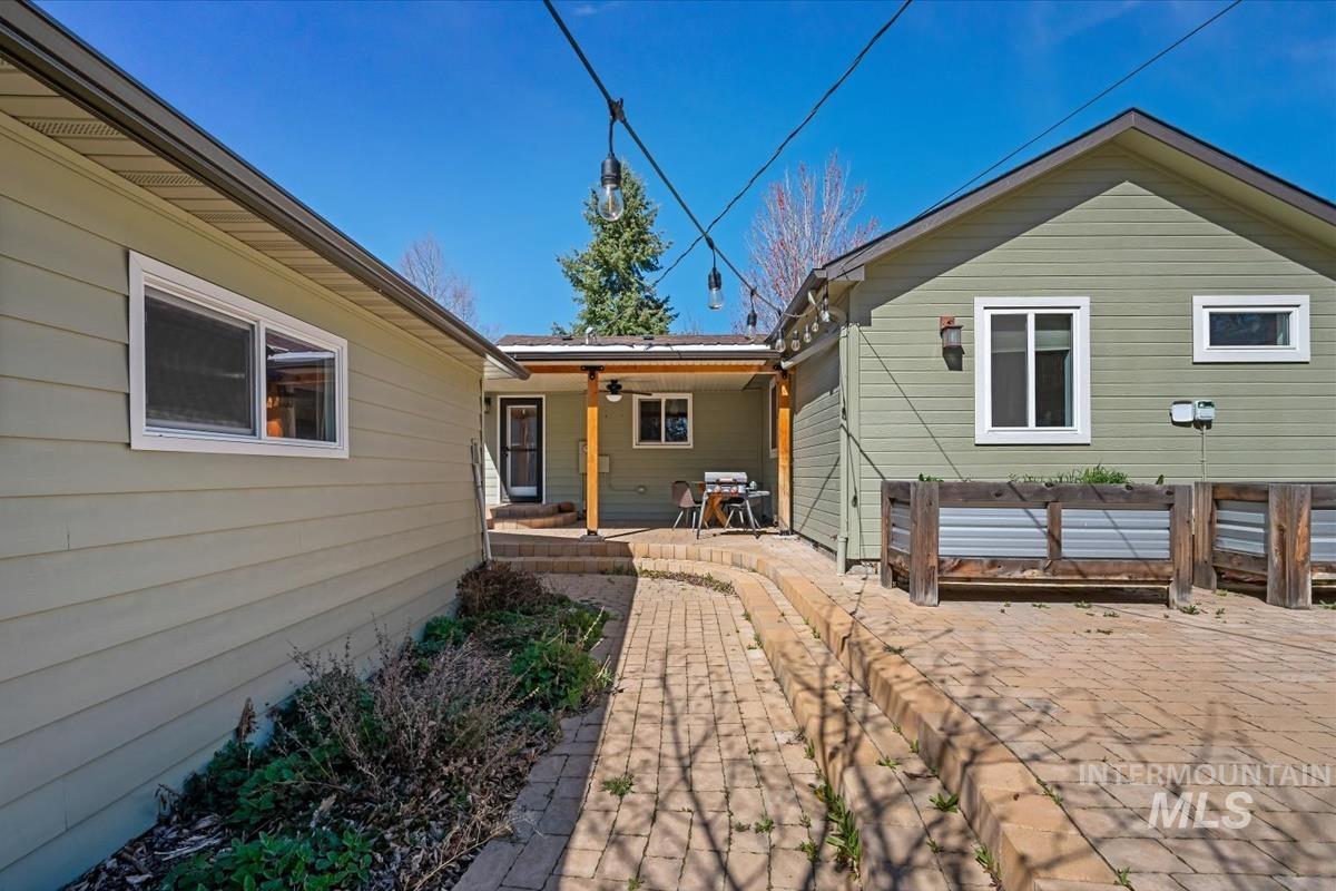 property viewer photo 24