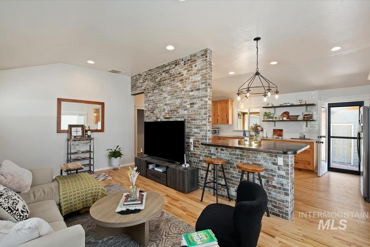 property viewer photo 3