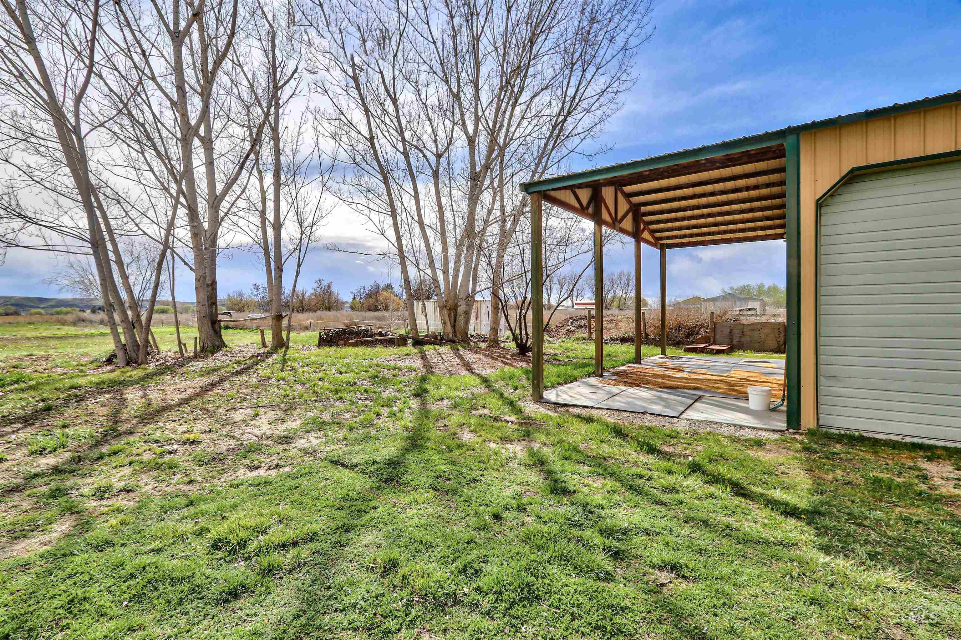 main property photo 10