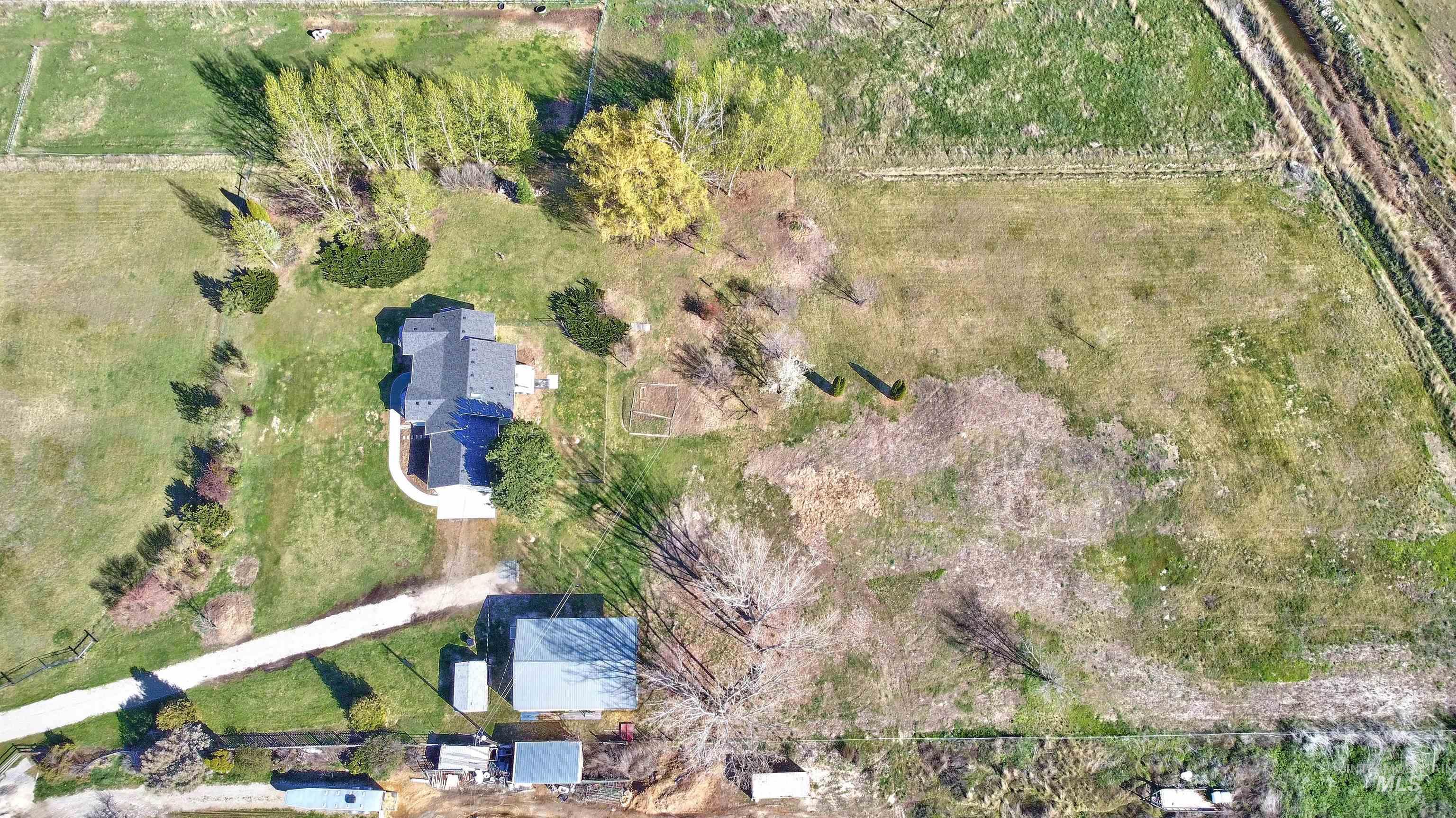 main property photo 15