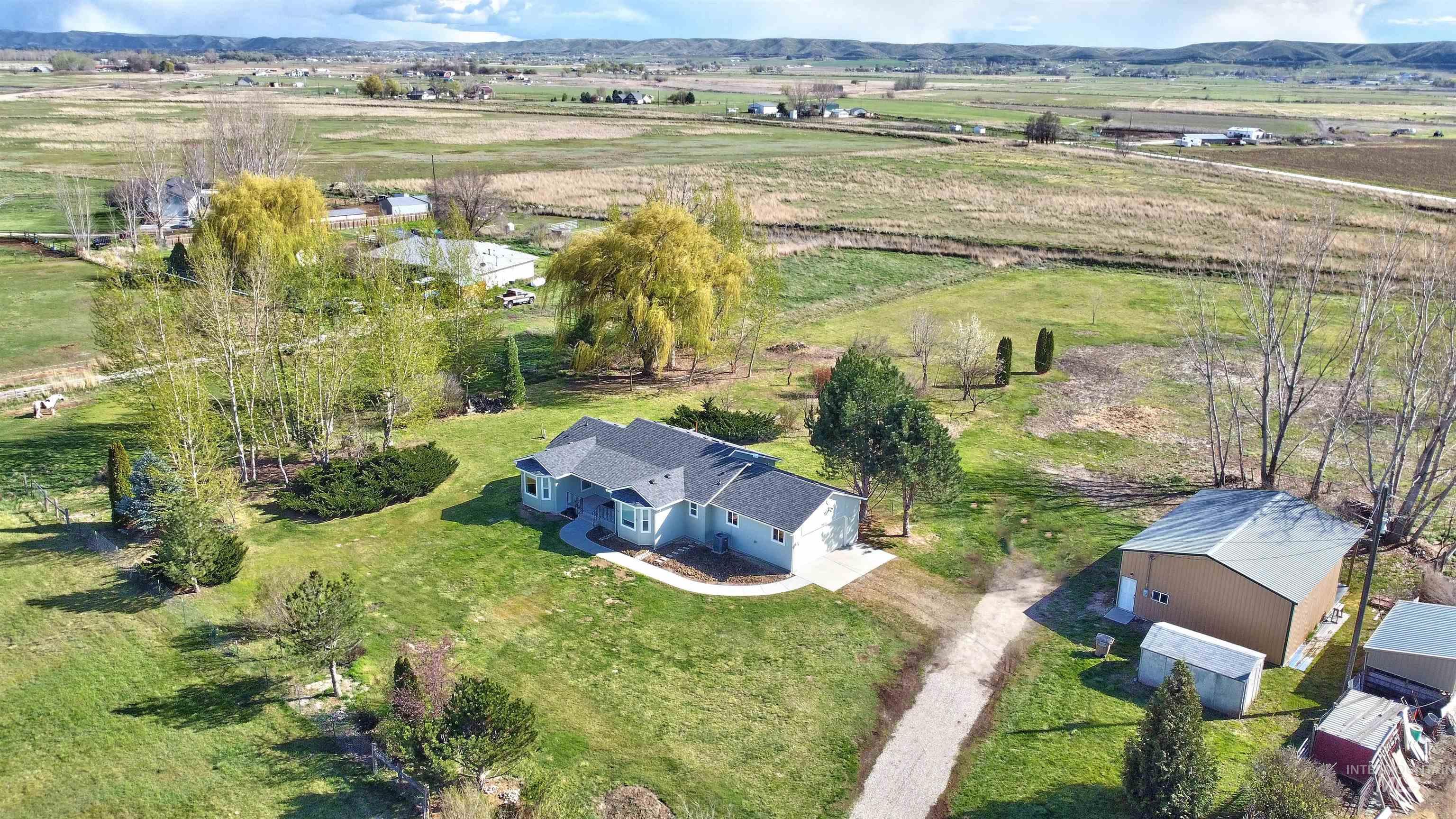main property photo 8