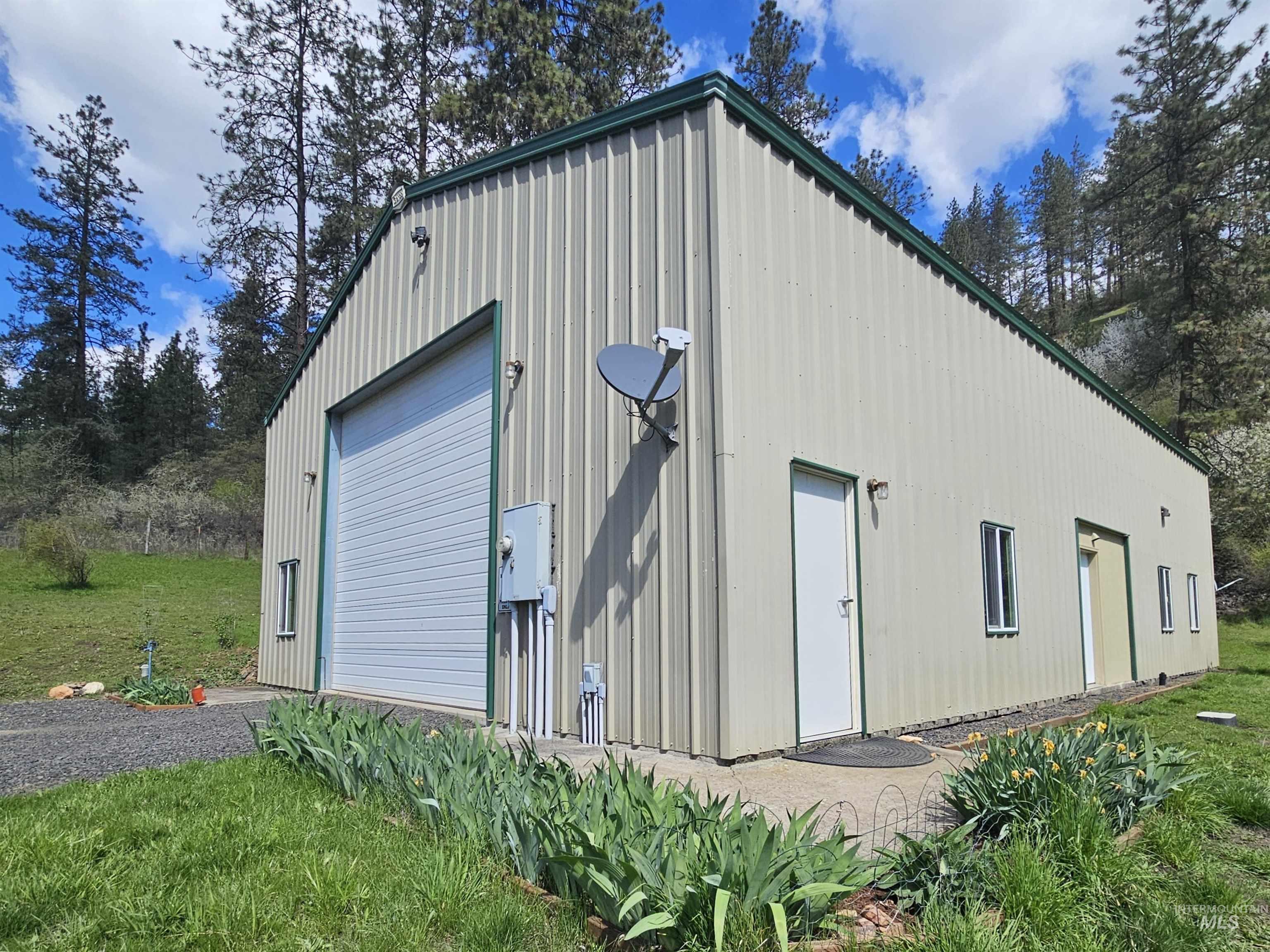 main property photo 21