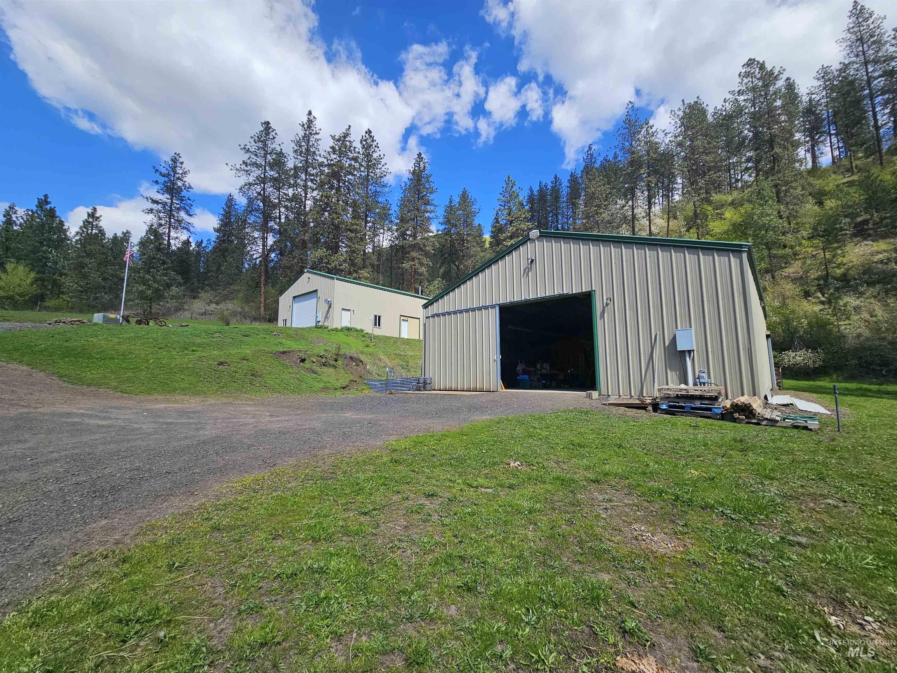 main property photo 25