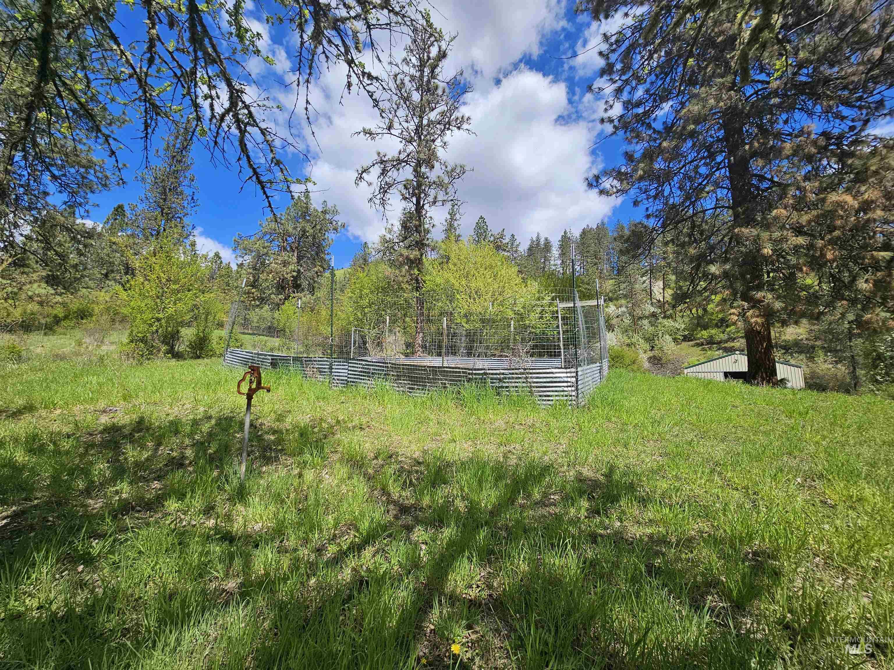 main property photo 33
