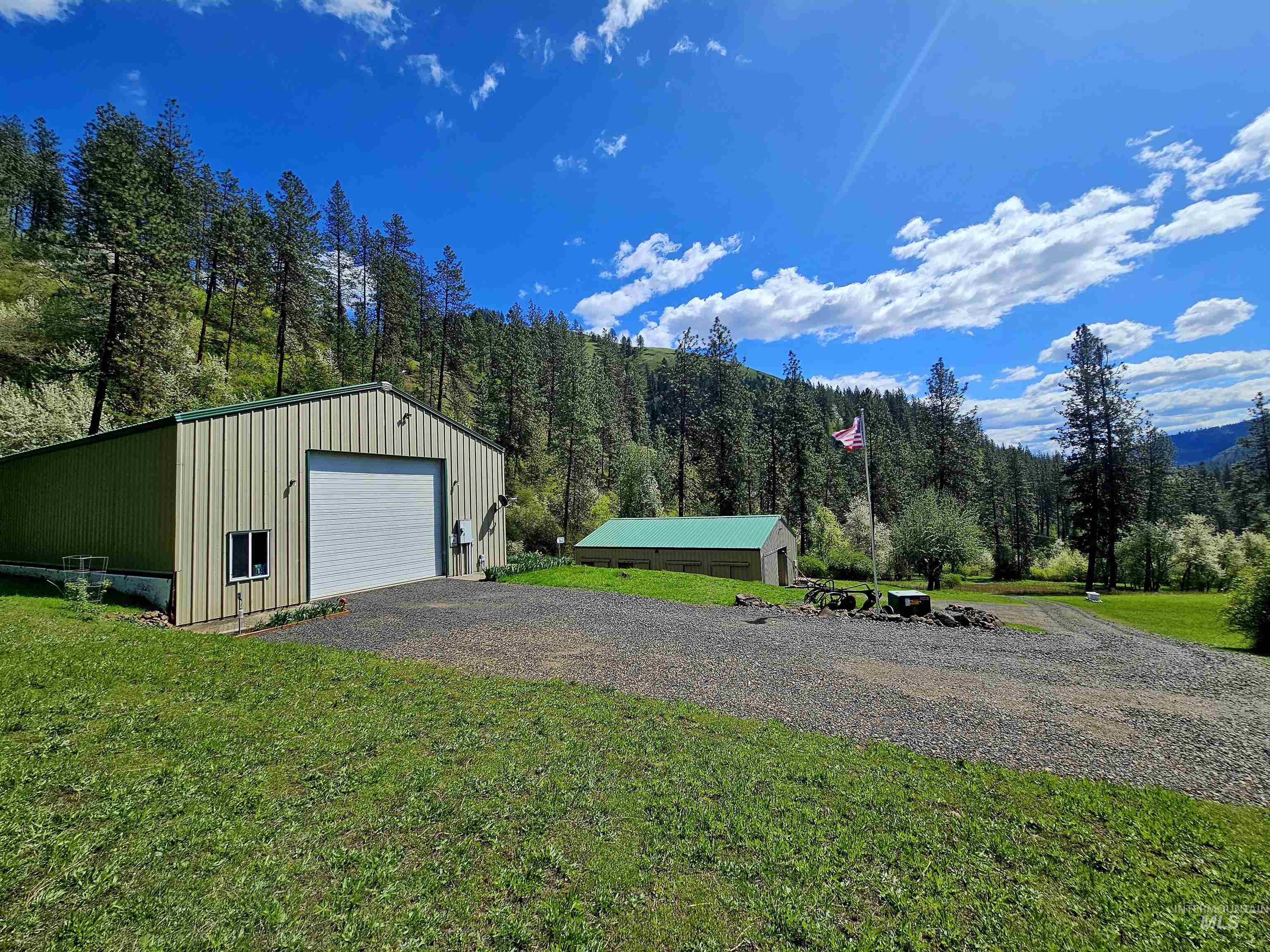 main property photo 39
