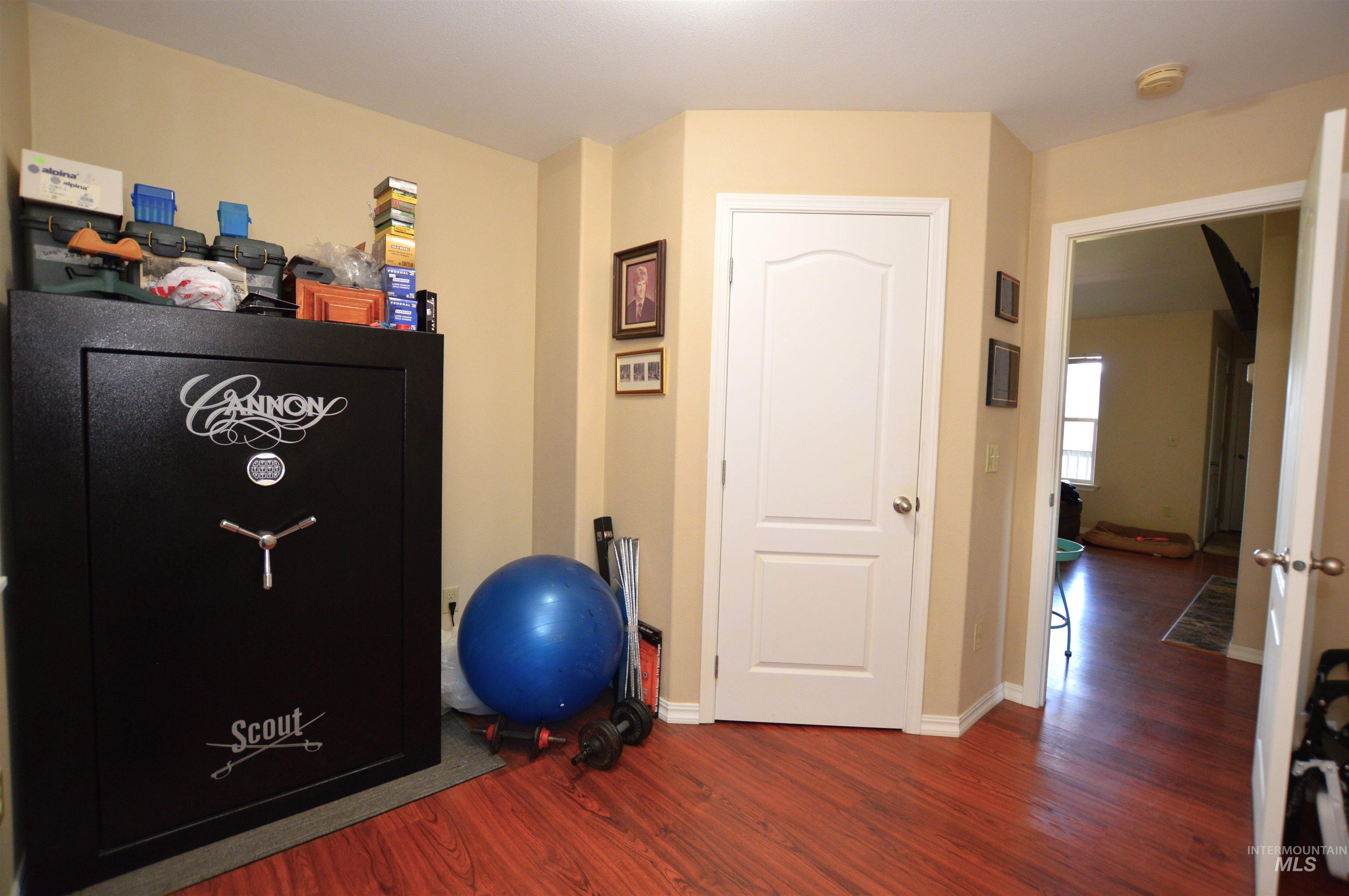 main property photo 19