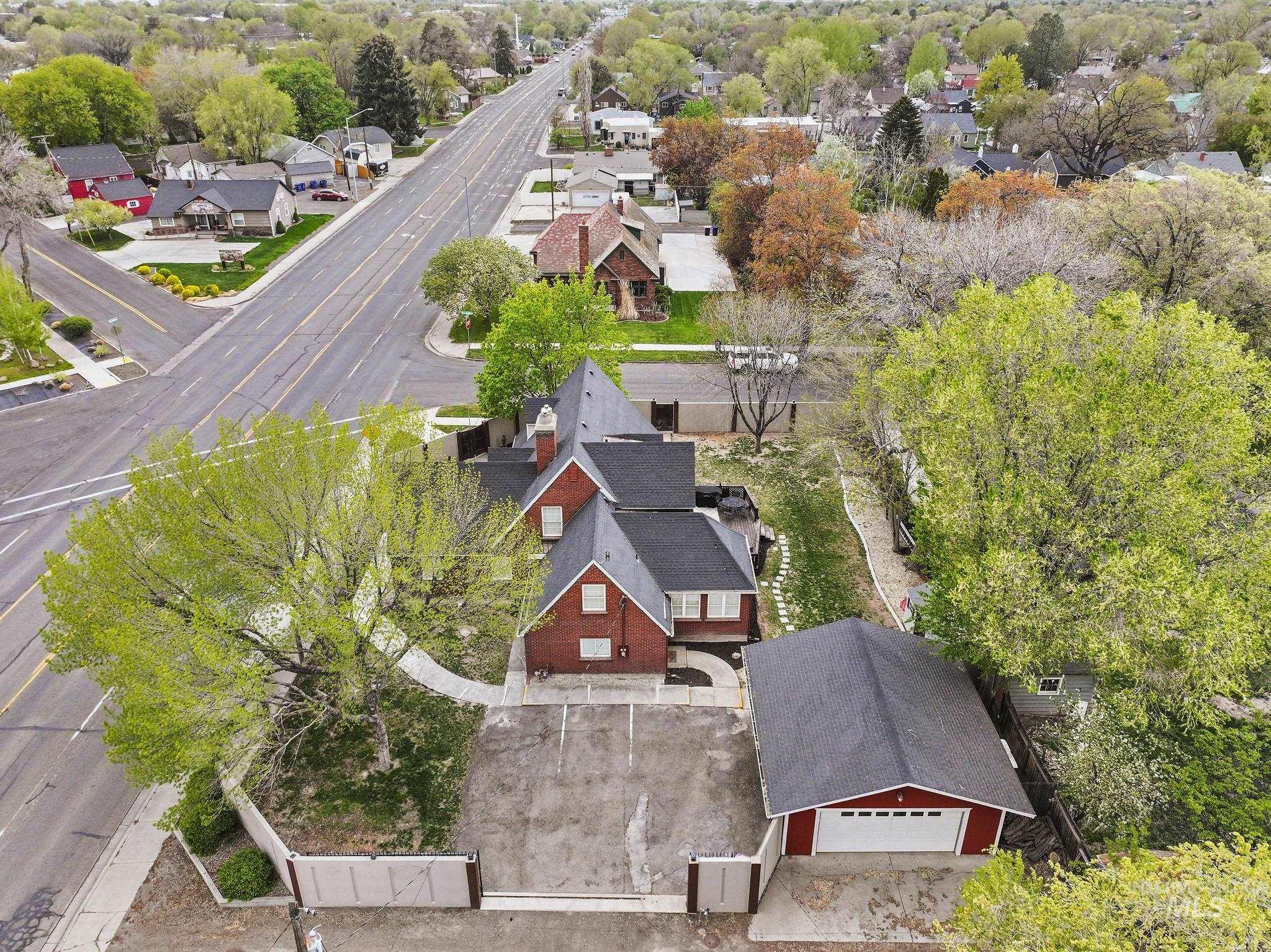 main property photo 45