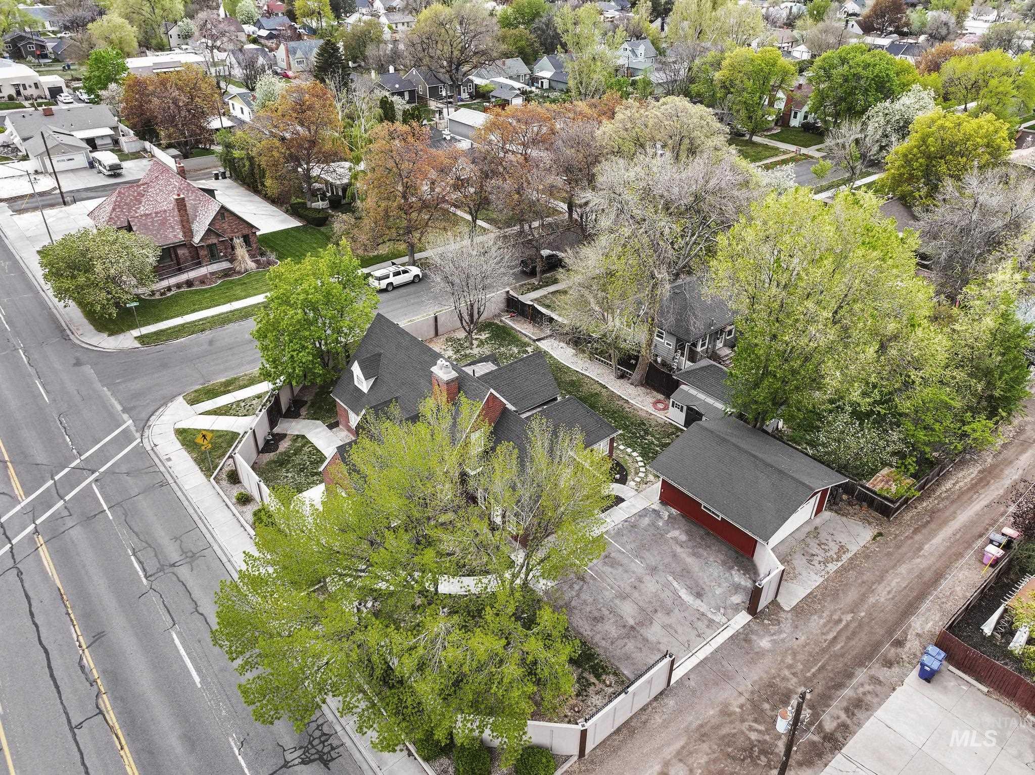 main property photo 46