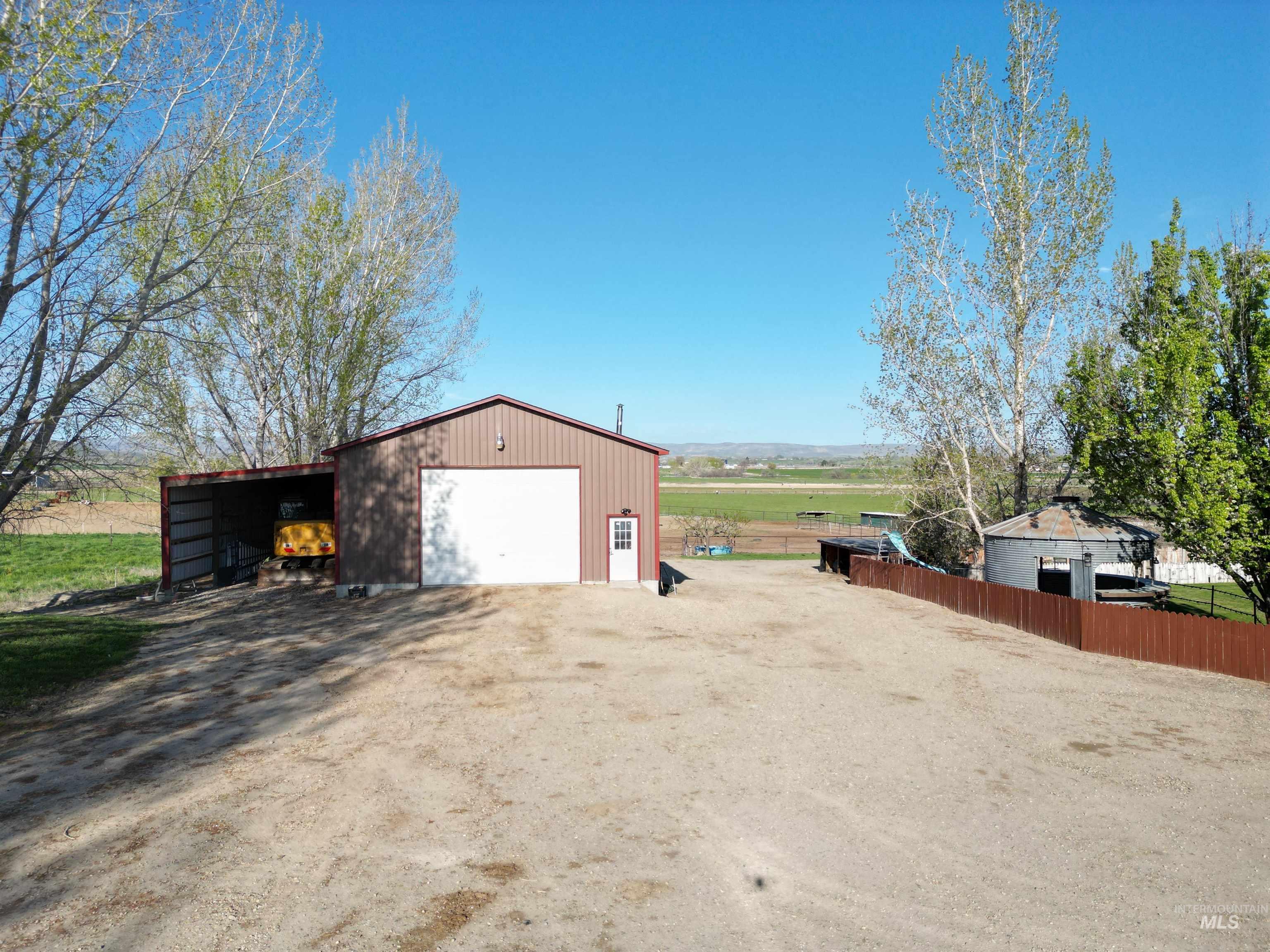 main property photo 37