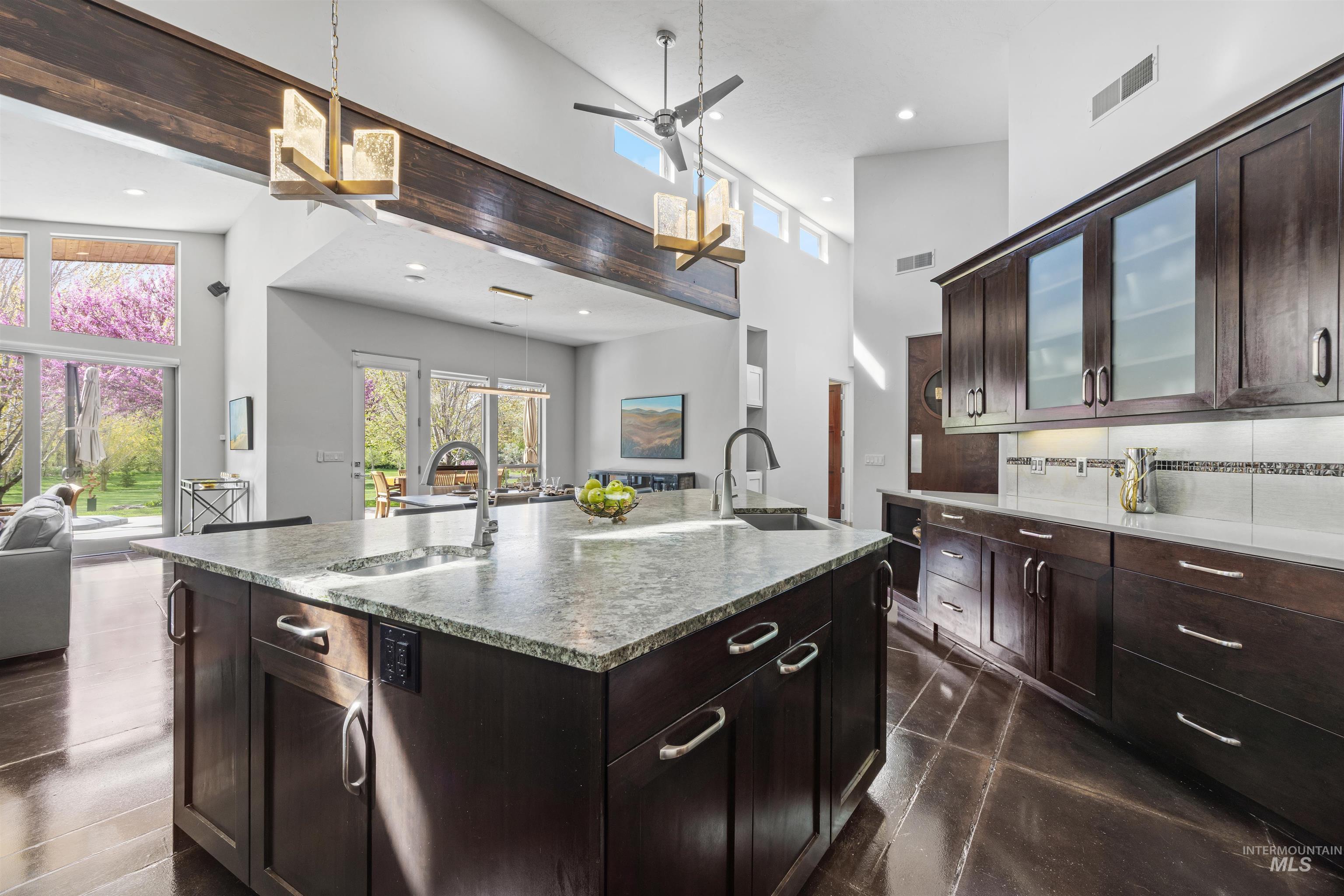property viewer photo 22