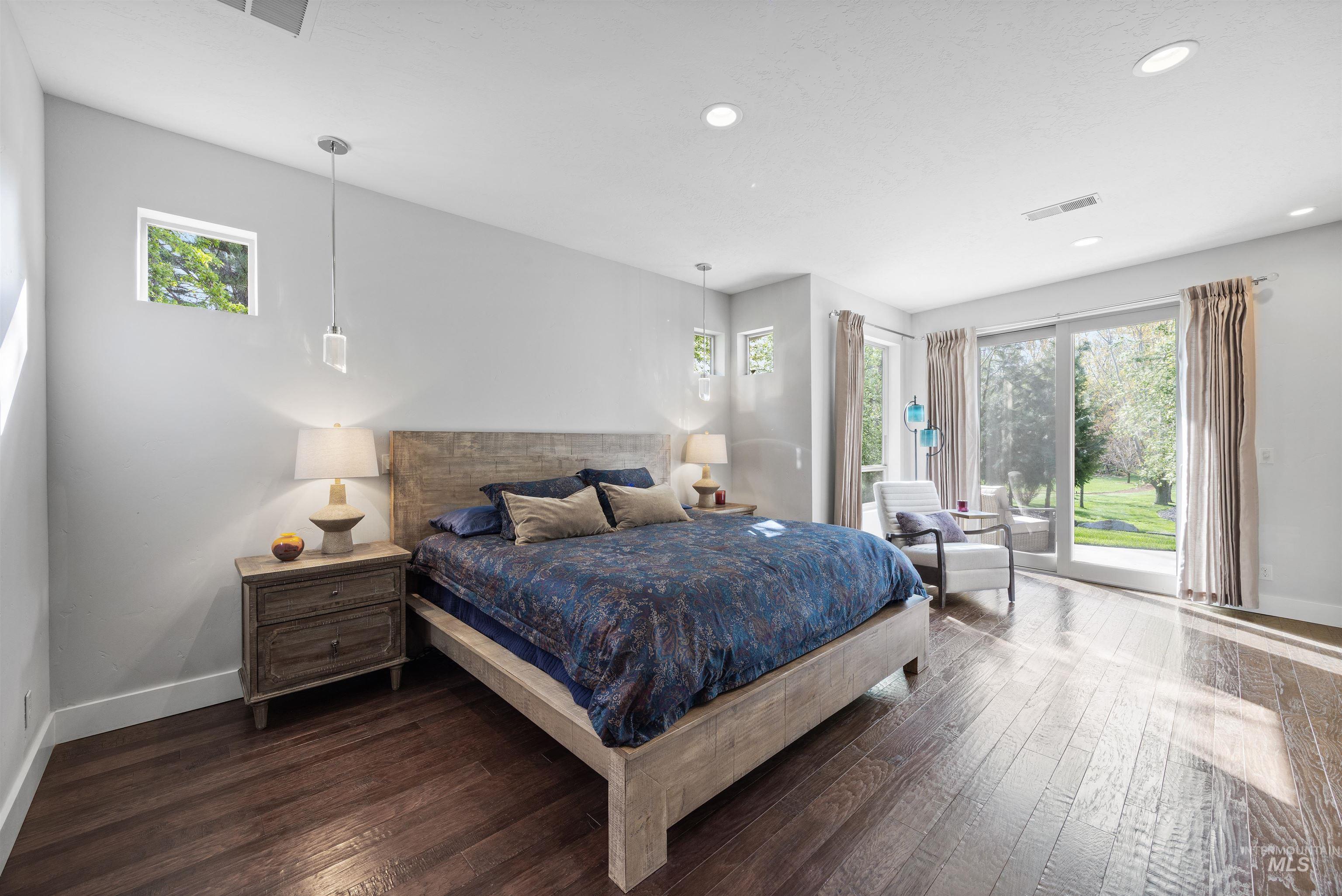property viewer photo 25