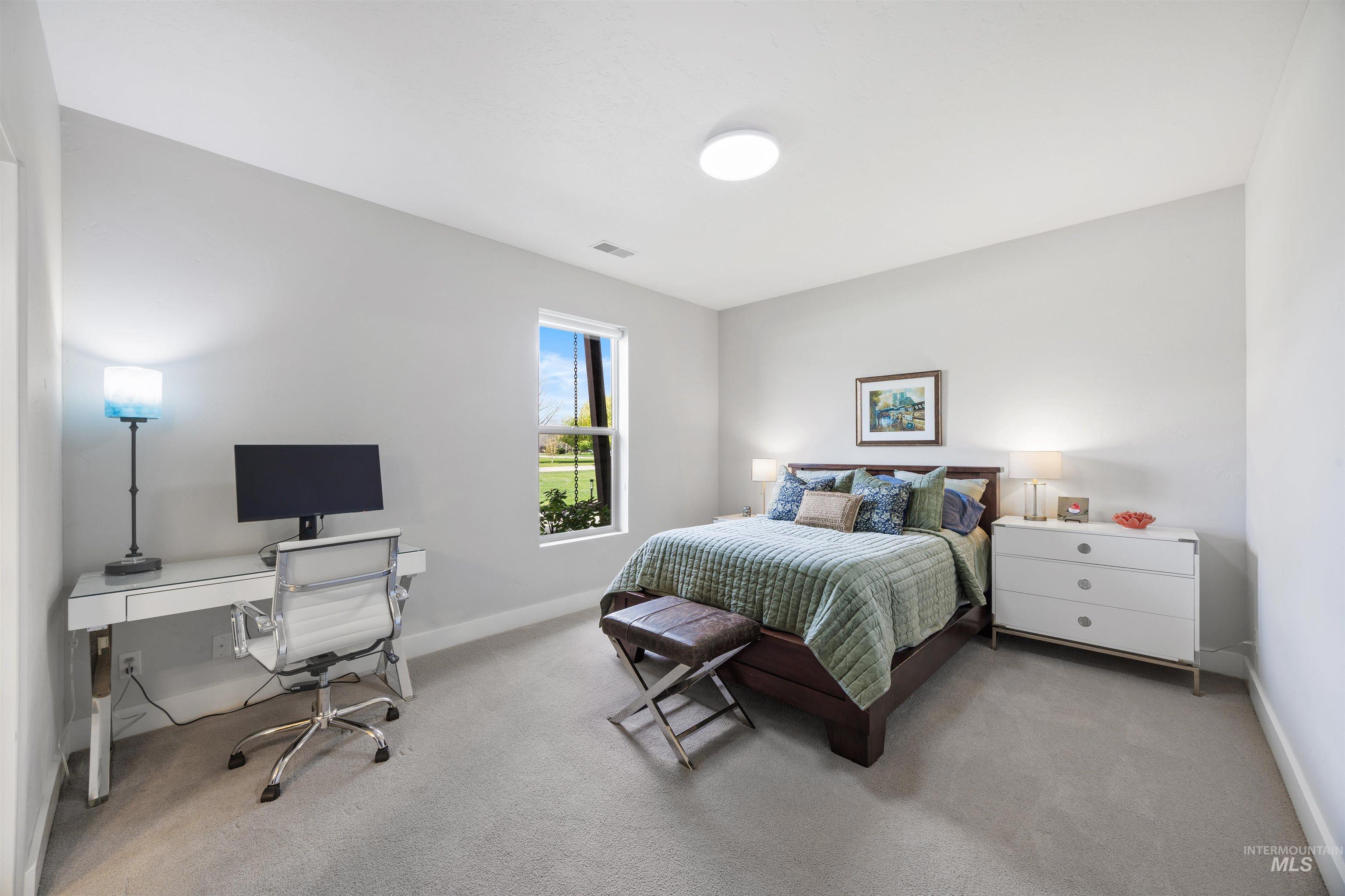 property viewer photo 35