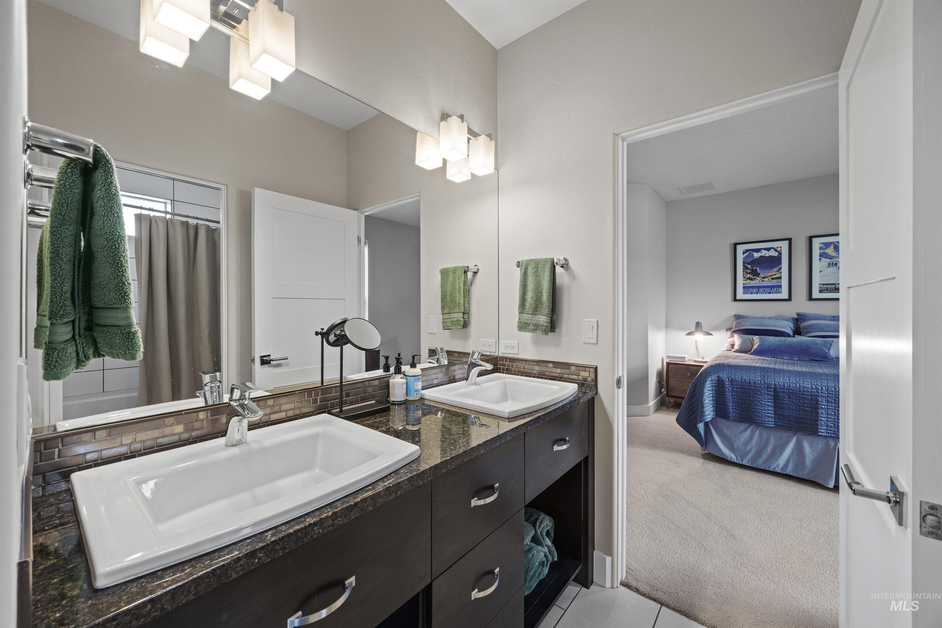 property viewer photo 36