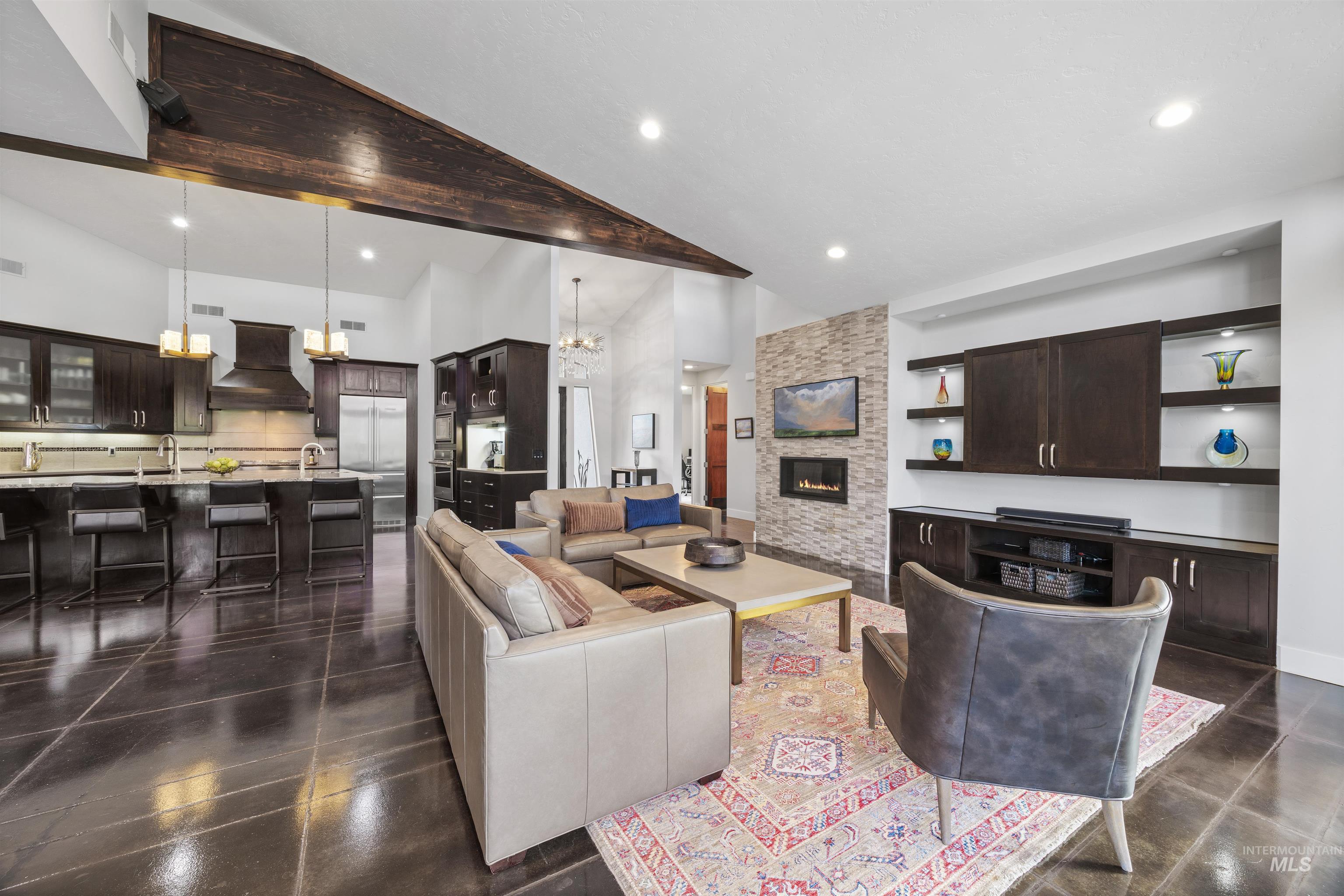 property viewer photo 6