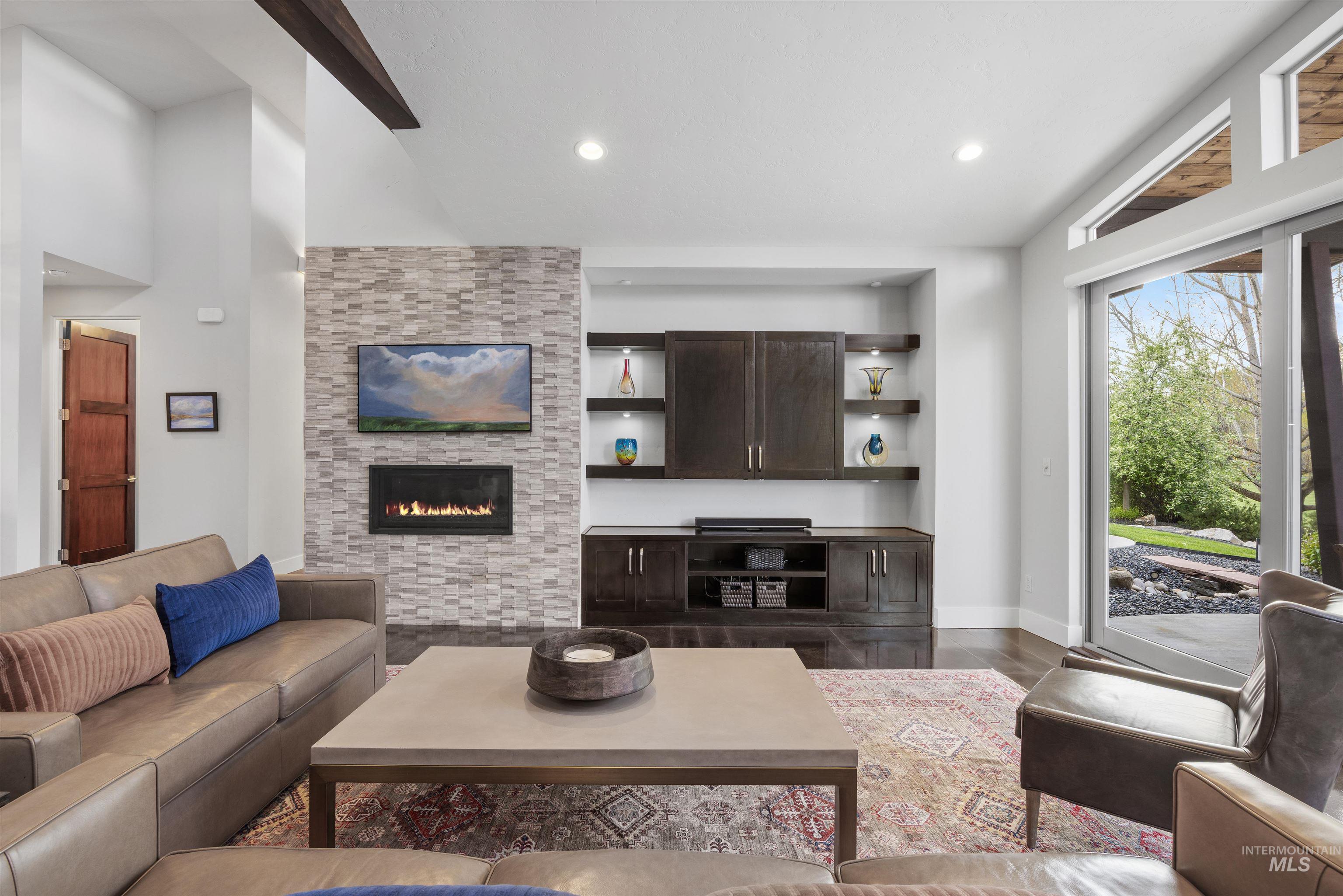property viewer photo 7
