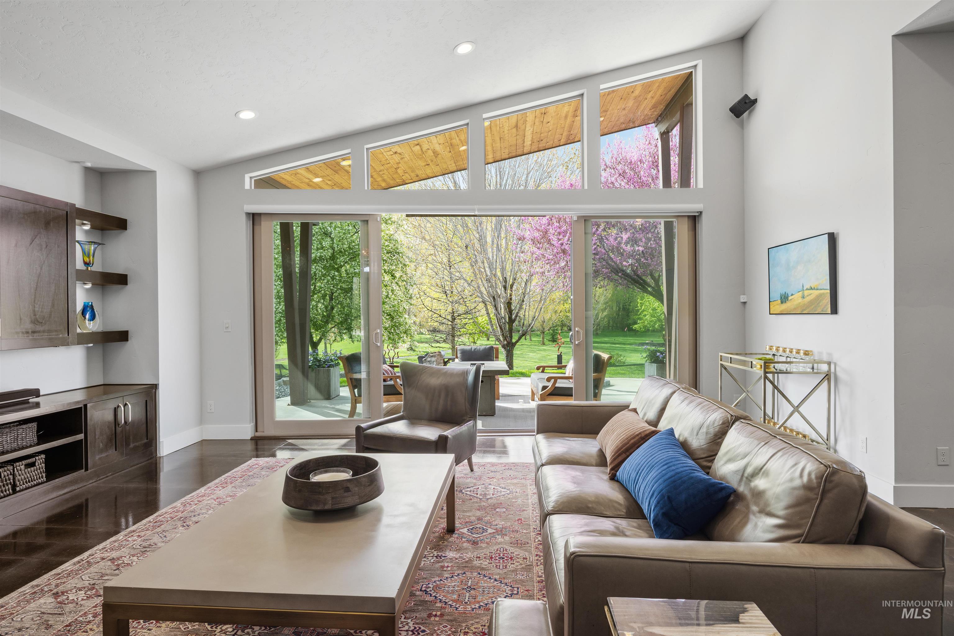 property viewer photo 9