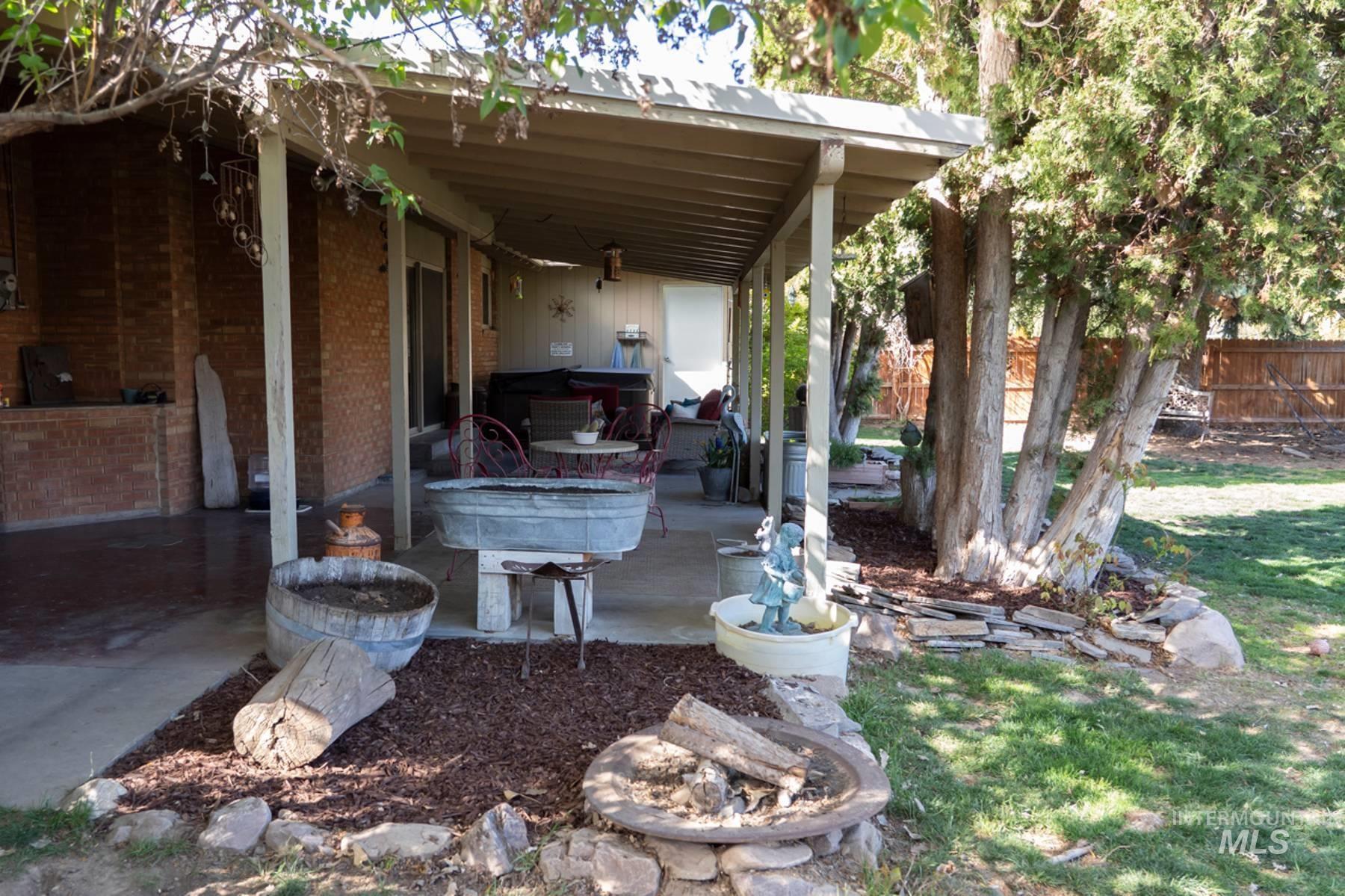 main property photo 10