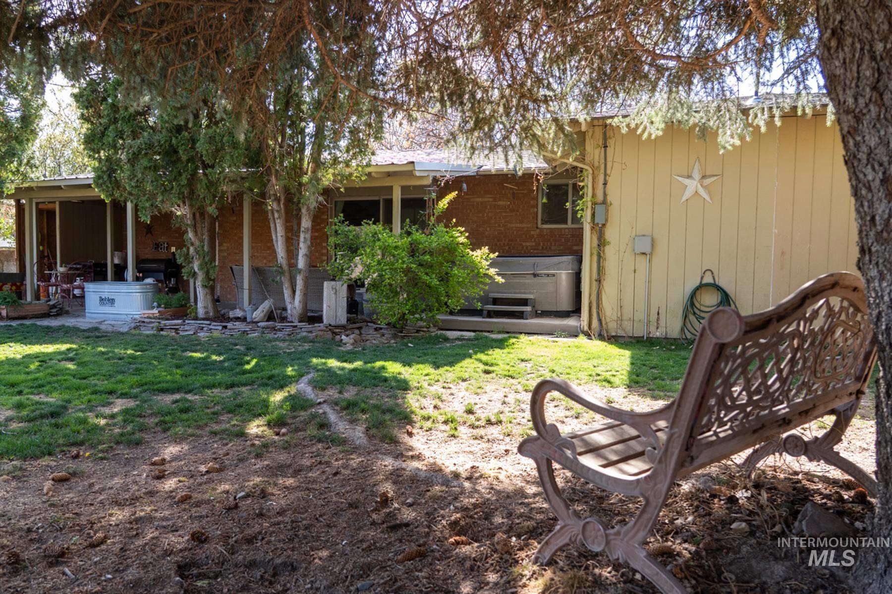 main property photo 11