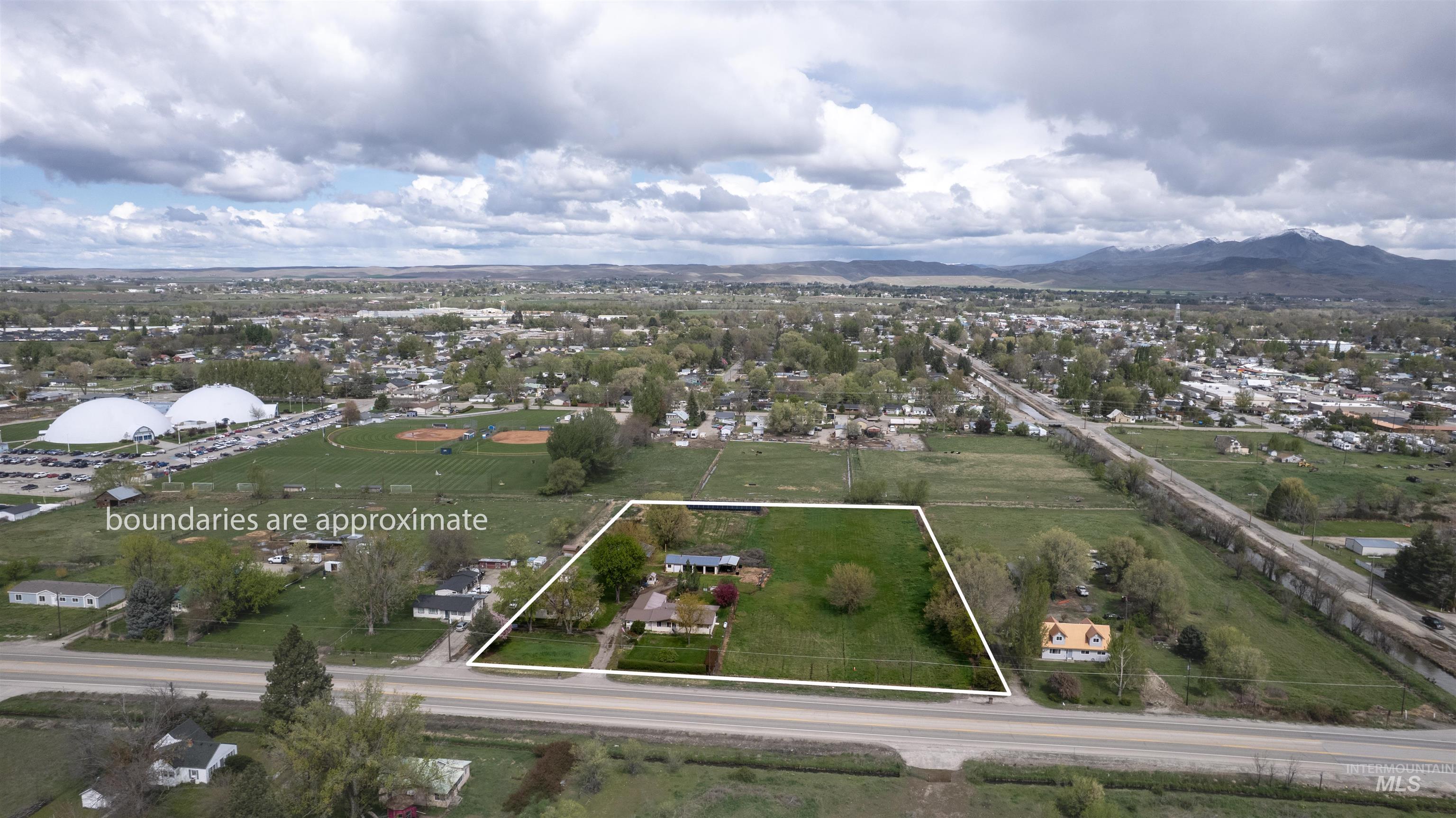 main property photo 4
