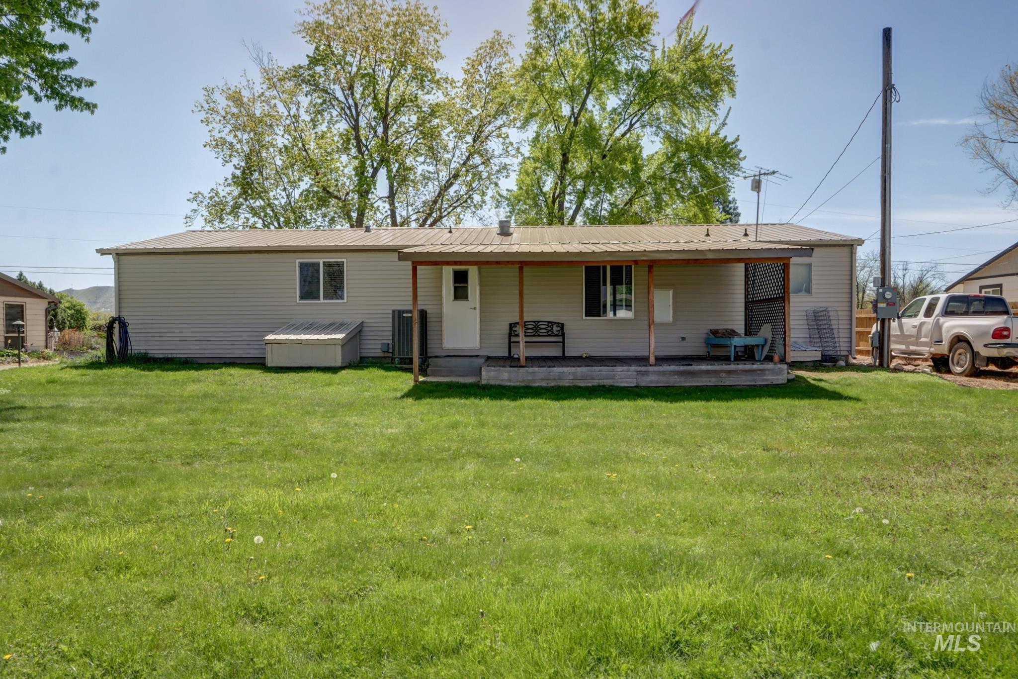 main property photo 40