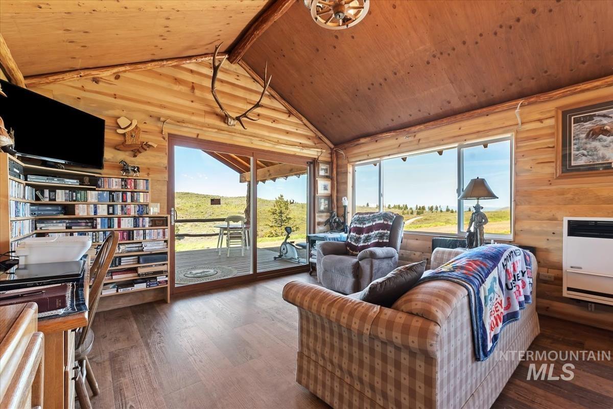 main property photo 18