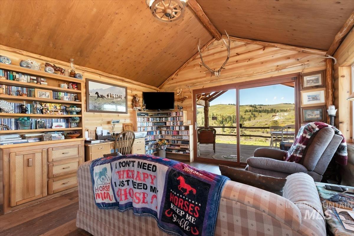 main property photo 19