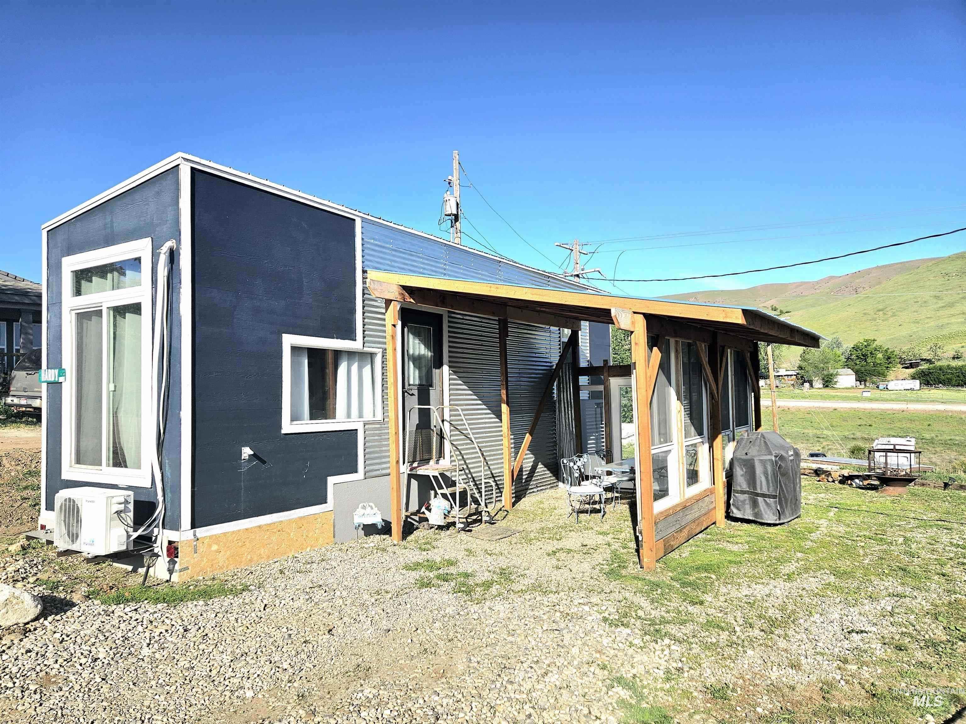 main property photo 13