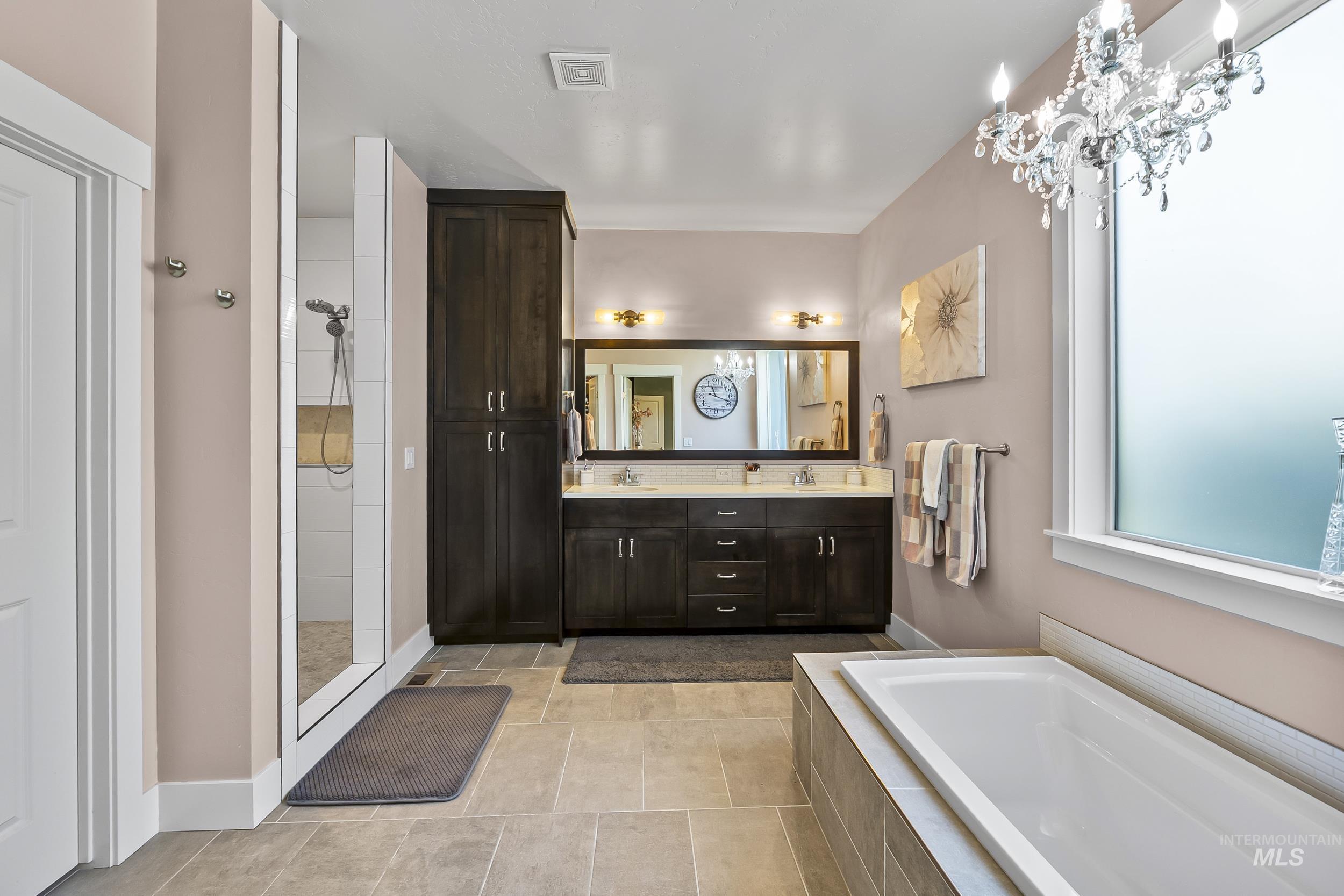 property viewer photo 25