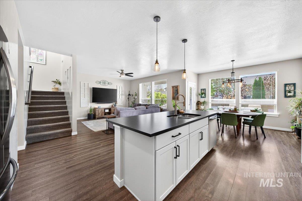 property viewer photo 9