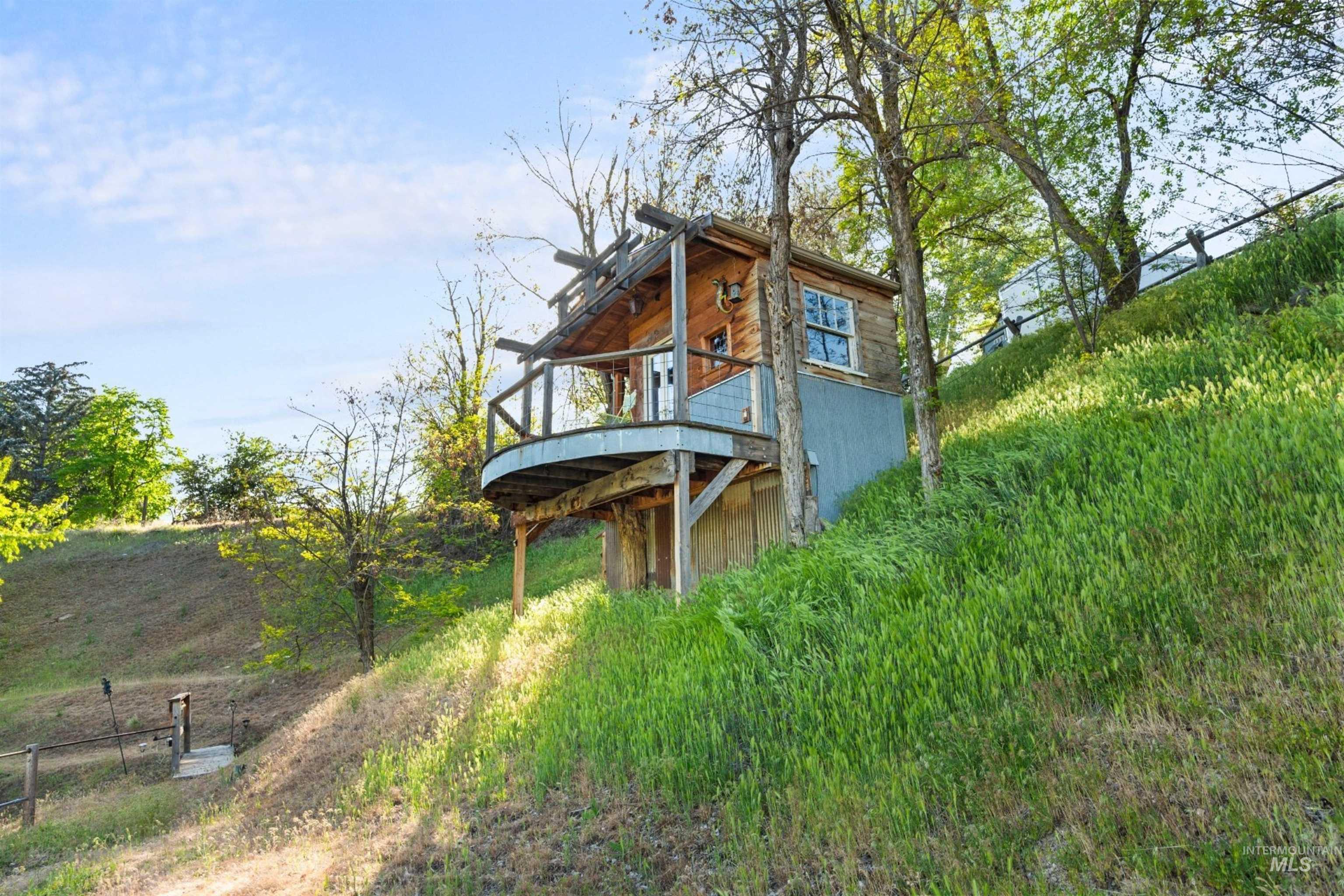 main property photo 38