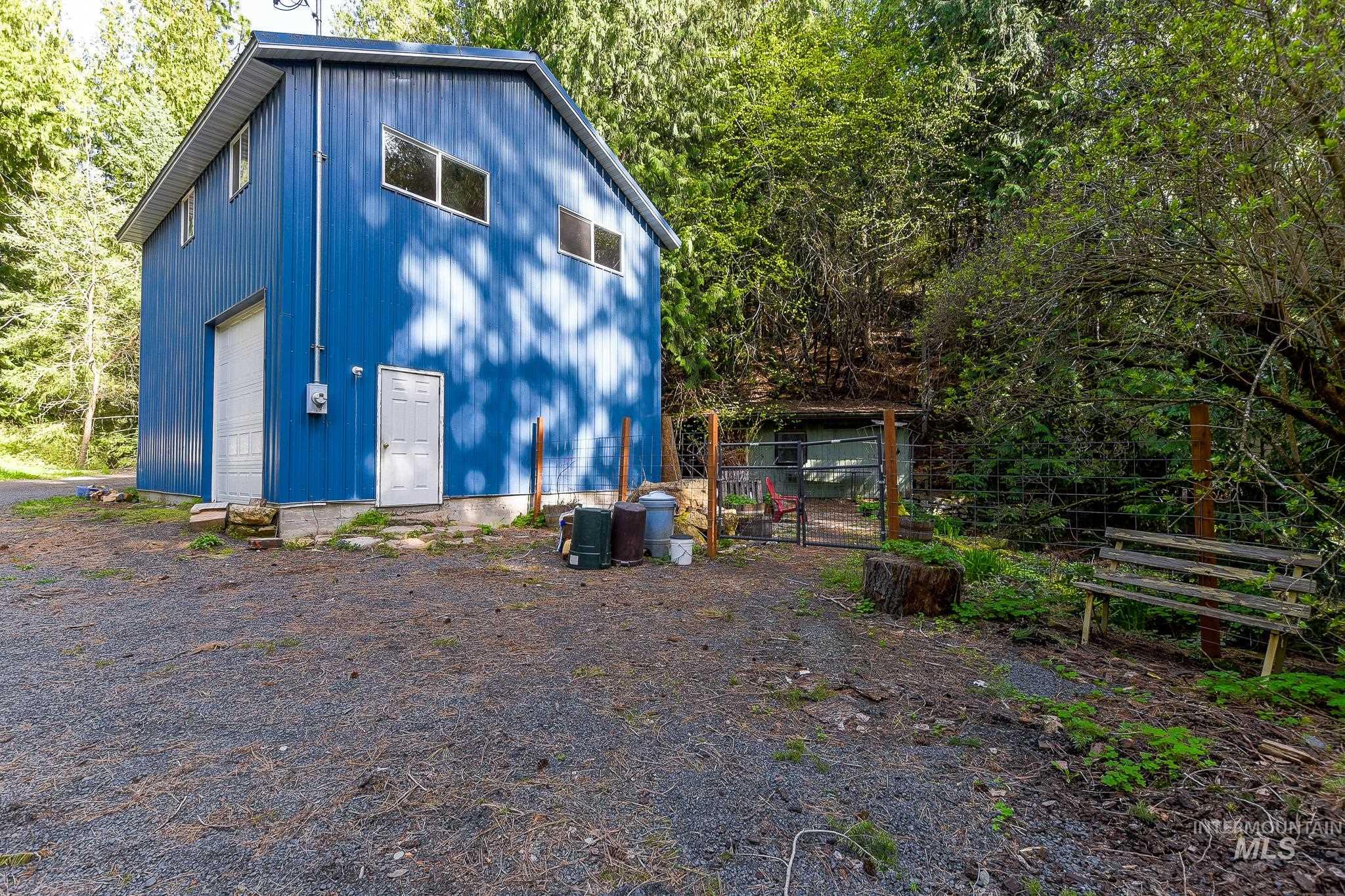 main property photo 25