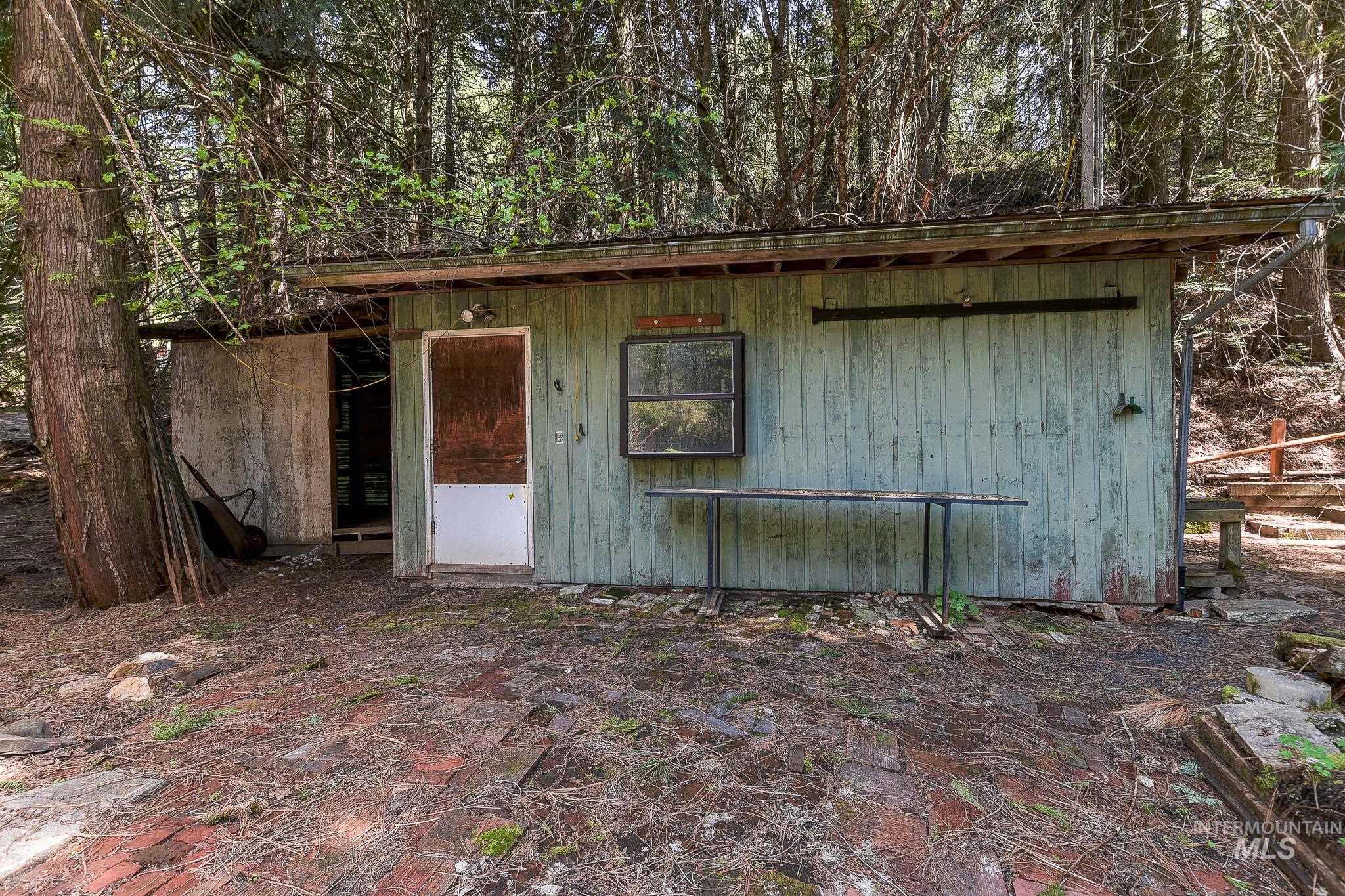 main property photo 40