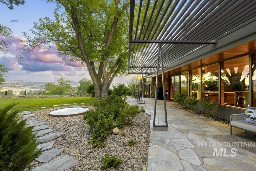 main property photo 9