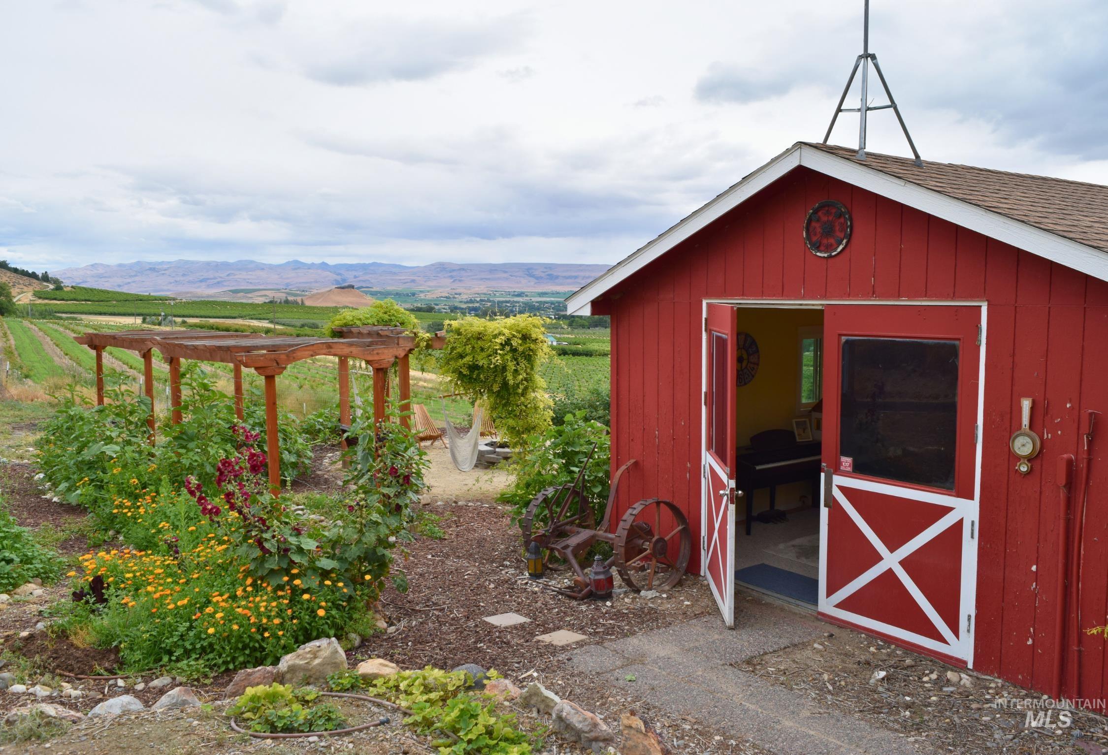 main property photo 26