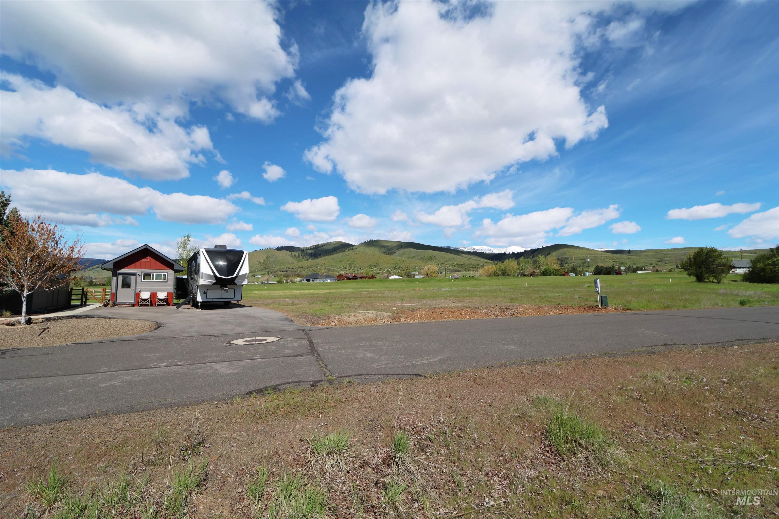 main property photo 28