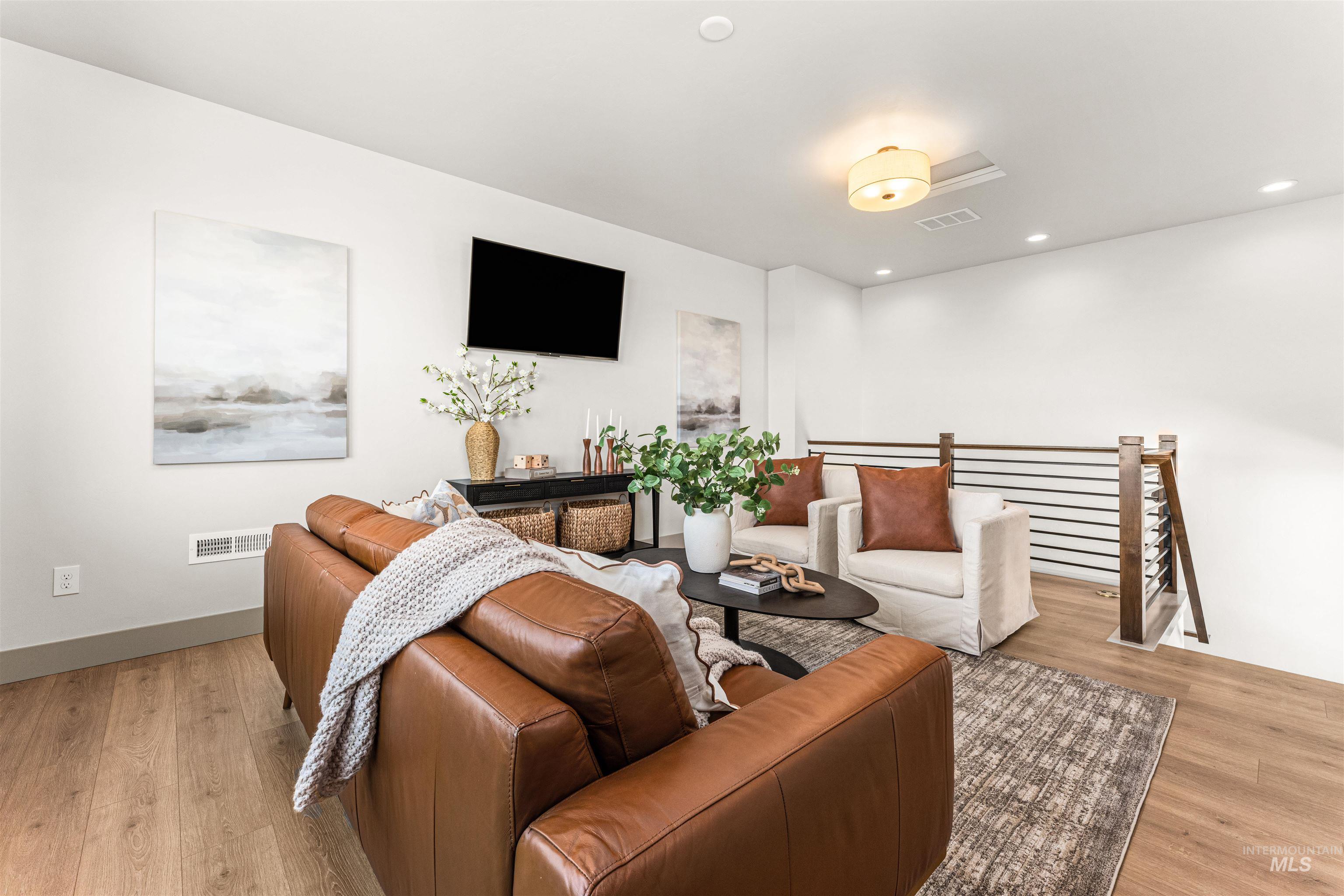 property viewer photo 35