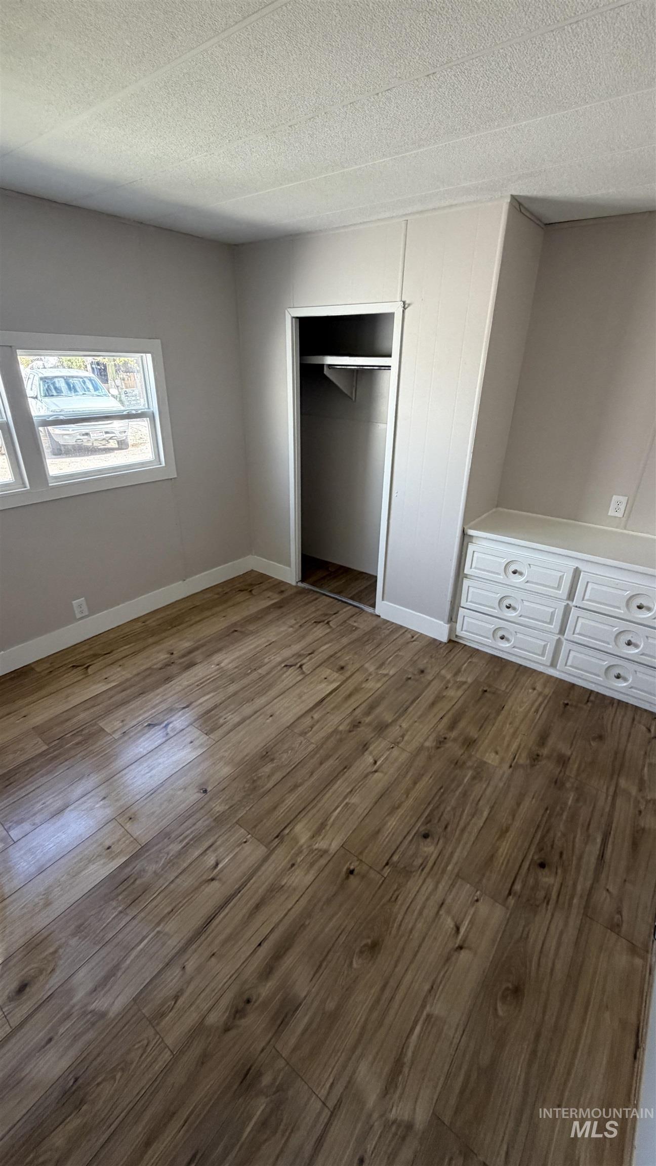 property viewer photo 11